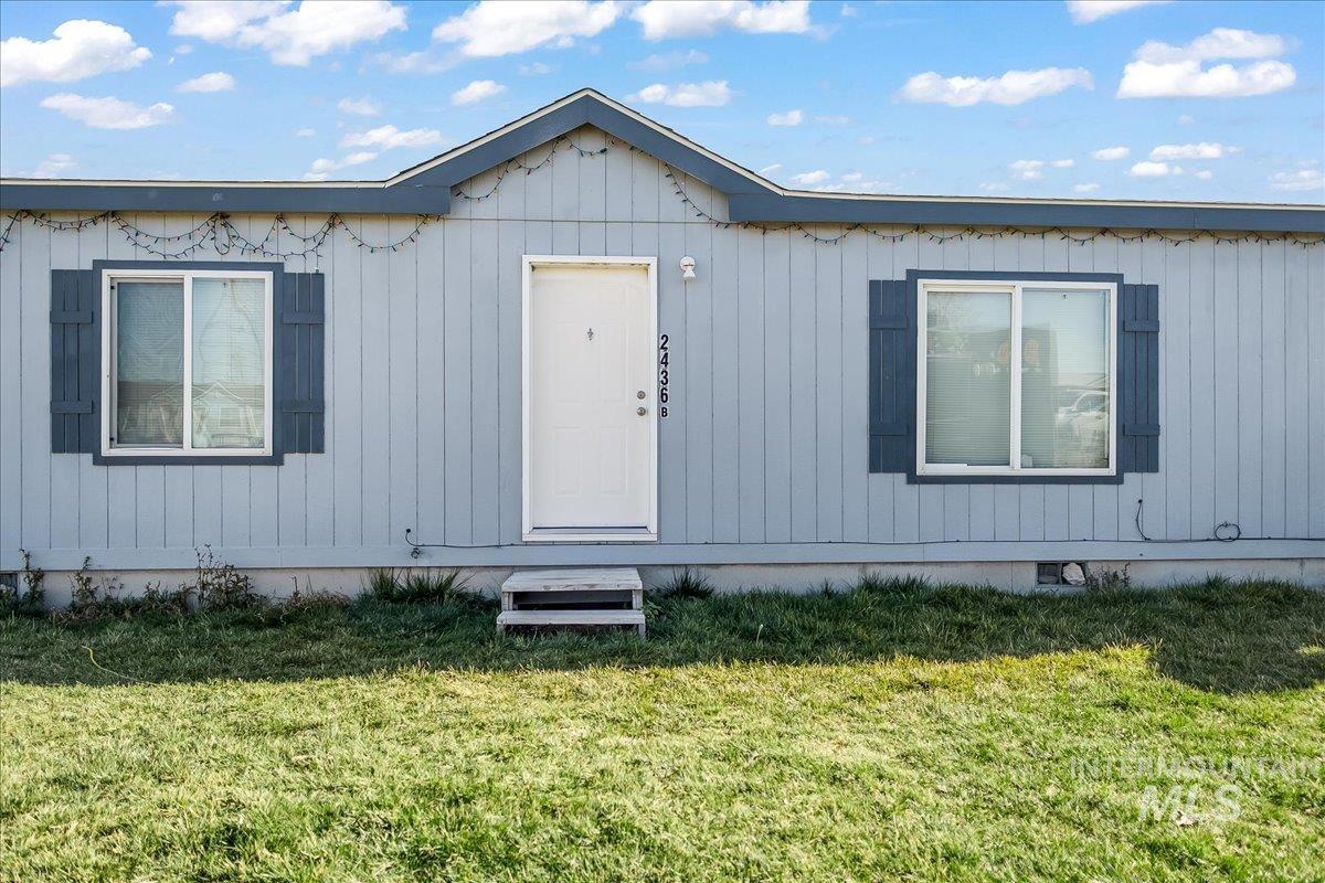 2436 B Oakley Ave, Hollister, Idaho 83301, 3 Bedrooms, 2 Bathrooms, Residential For Sale, Price $327,000, 98967395