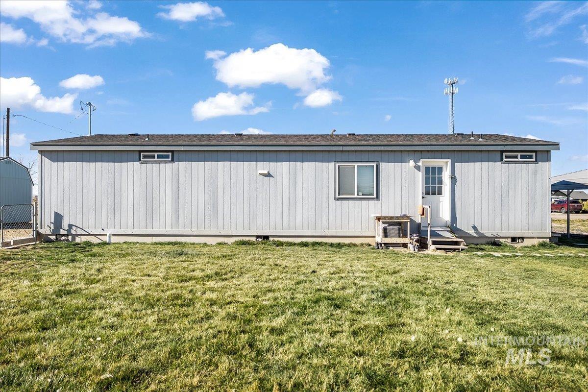 2436 B Oakley Ave, Hollister, Idaho 83301, 3 Bedrooms, 2 Bathrooms, Residential For Sale, Price $327,000, 98967395