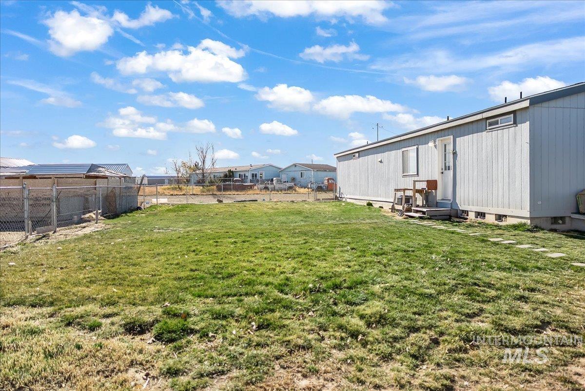 2436 B Oakley Ave, Hollister, Idaho 83301, 3 Bedrooms, 2 Bathrooms, Residential For Sale, Price $327,000, 98967395