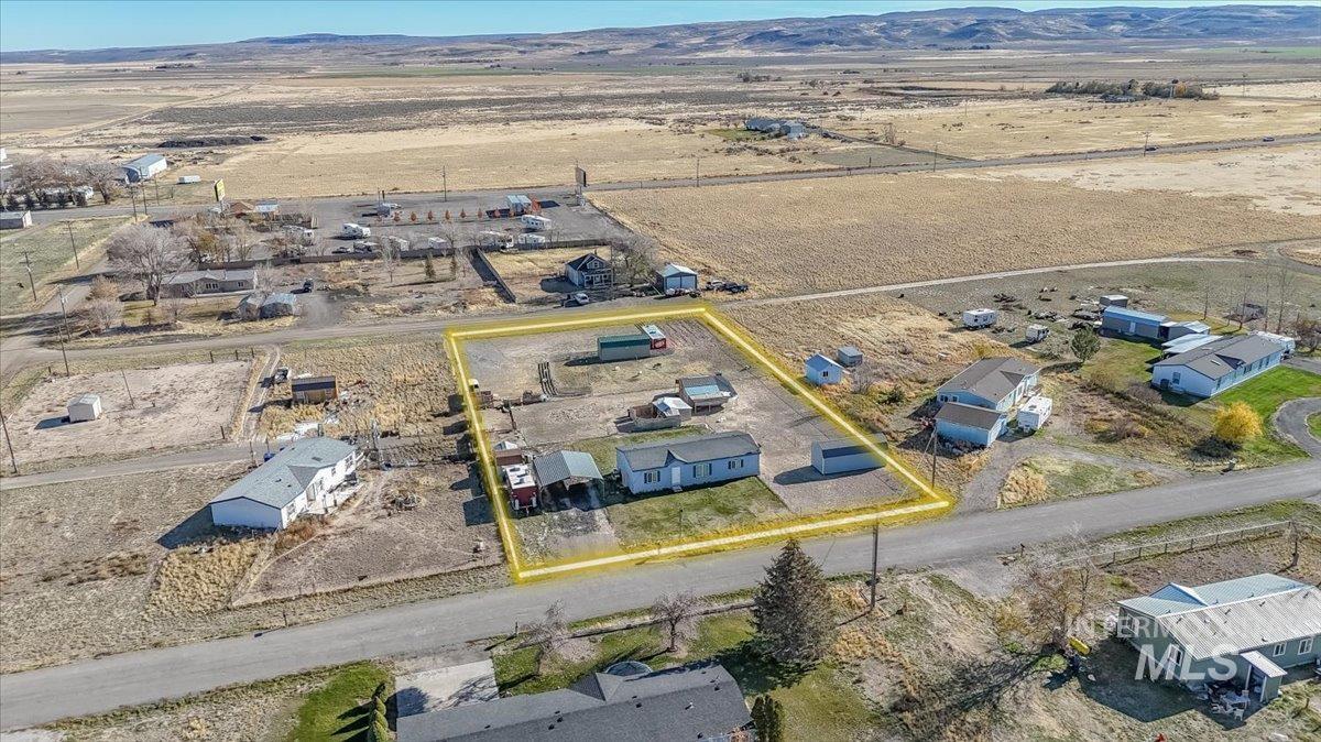 2436 B Oakley Ave, Hollister, Idaho 83301, 3 Bedrooms, 2 Bathrooms, Residential For Sale, Price $327,000, 98967395