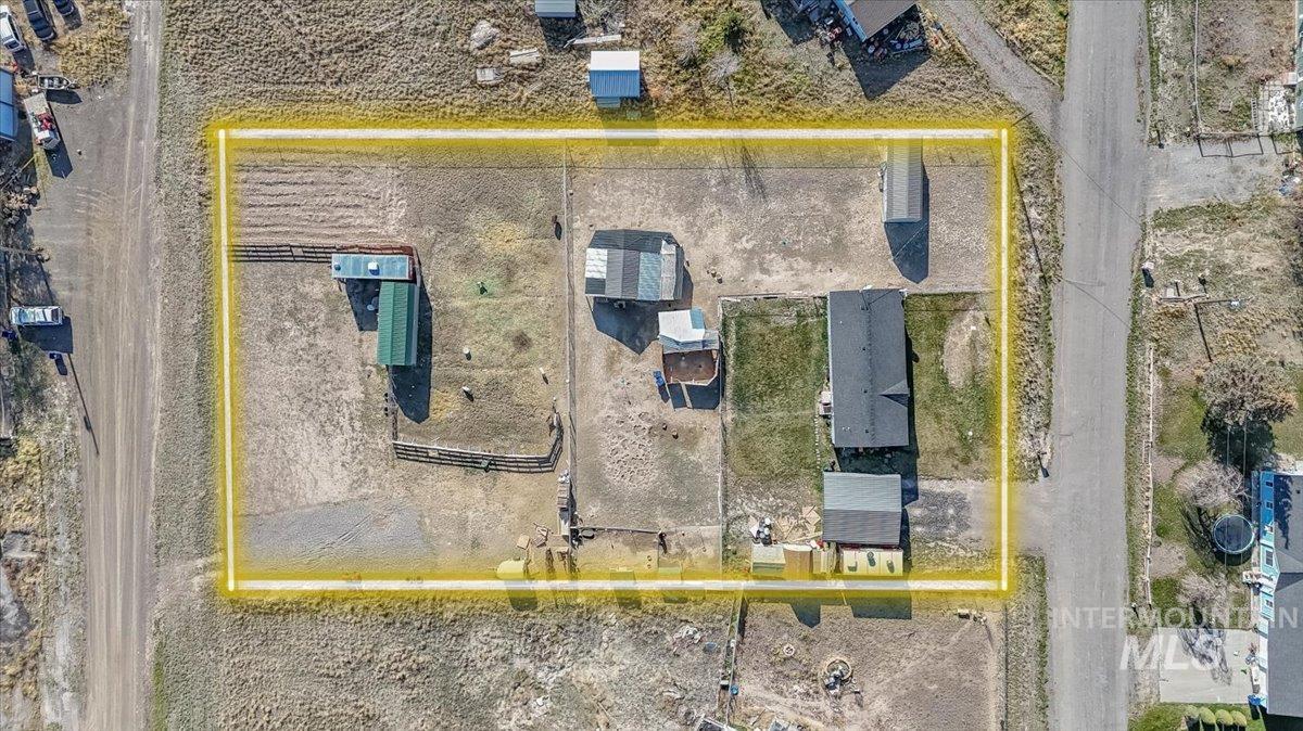 2436 B Oakley Ave, Hollister, Idaho 83301, 3 Bedrooms, 2 Bathrooms, Residential For Sale, Price $327,000, 98967395