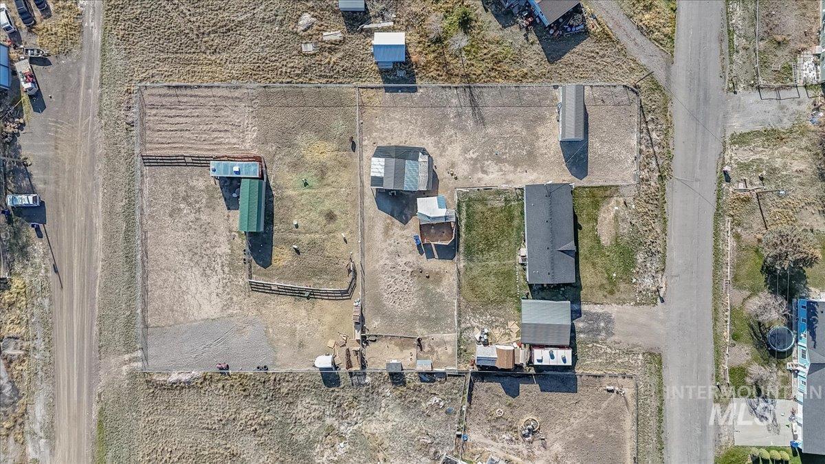 2436 B Oakley Ave, Hollister, Idaho 83301, 3 Bedrooms, 2 Bathrooms, Residential For Sale, Price $327,000, 98967395