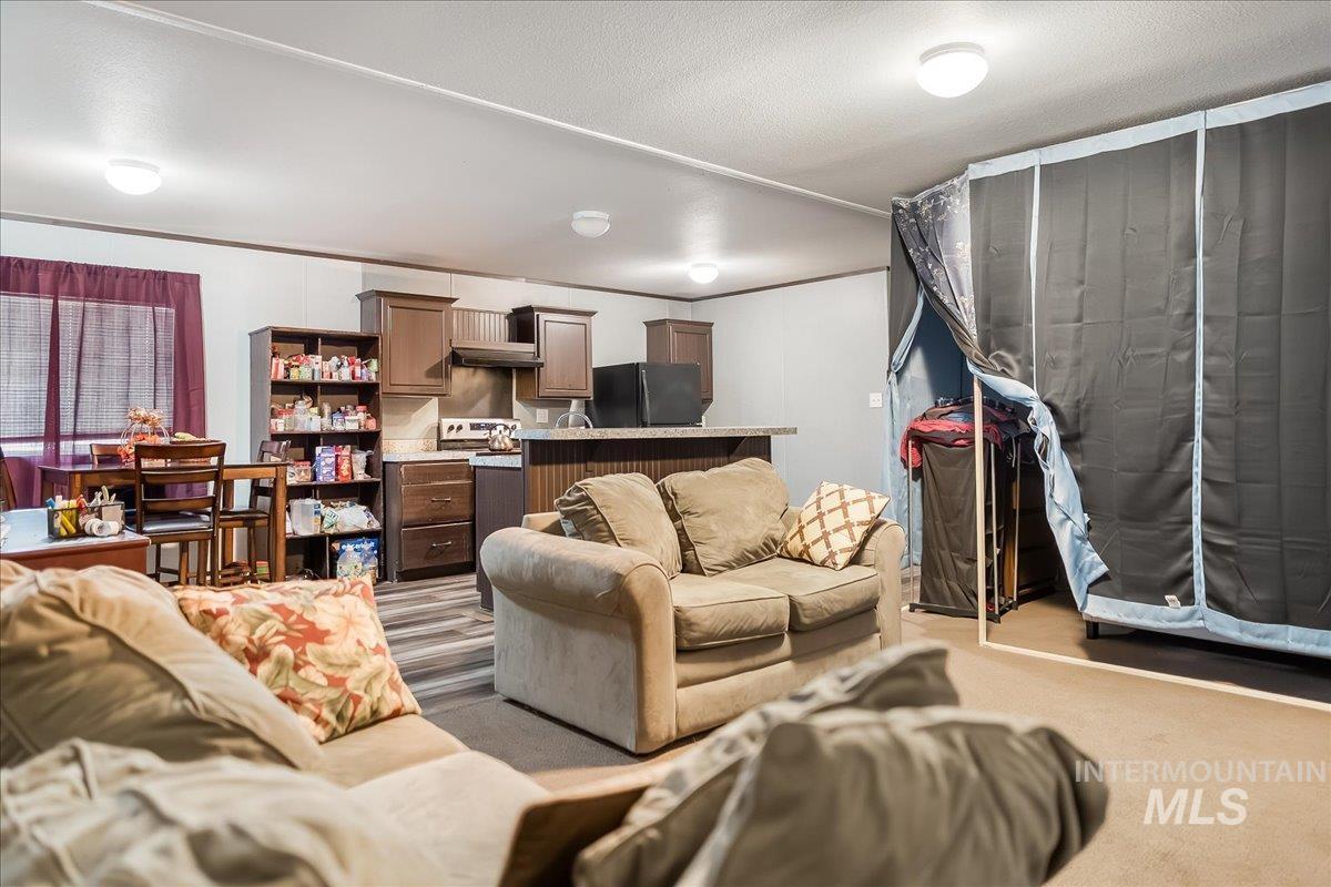 2436 B Oakley Ave, Hollister, Idaho 83301, 3 Bedrooms, 2 Bathrooms, Residential For Sale, Price $327,000, 98967395