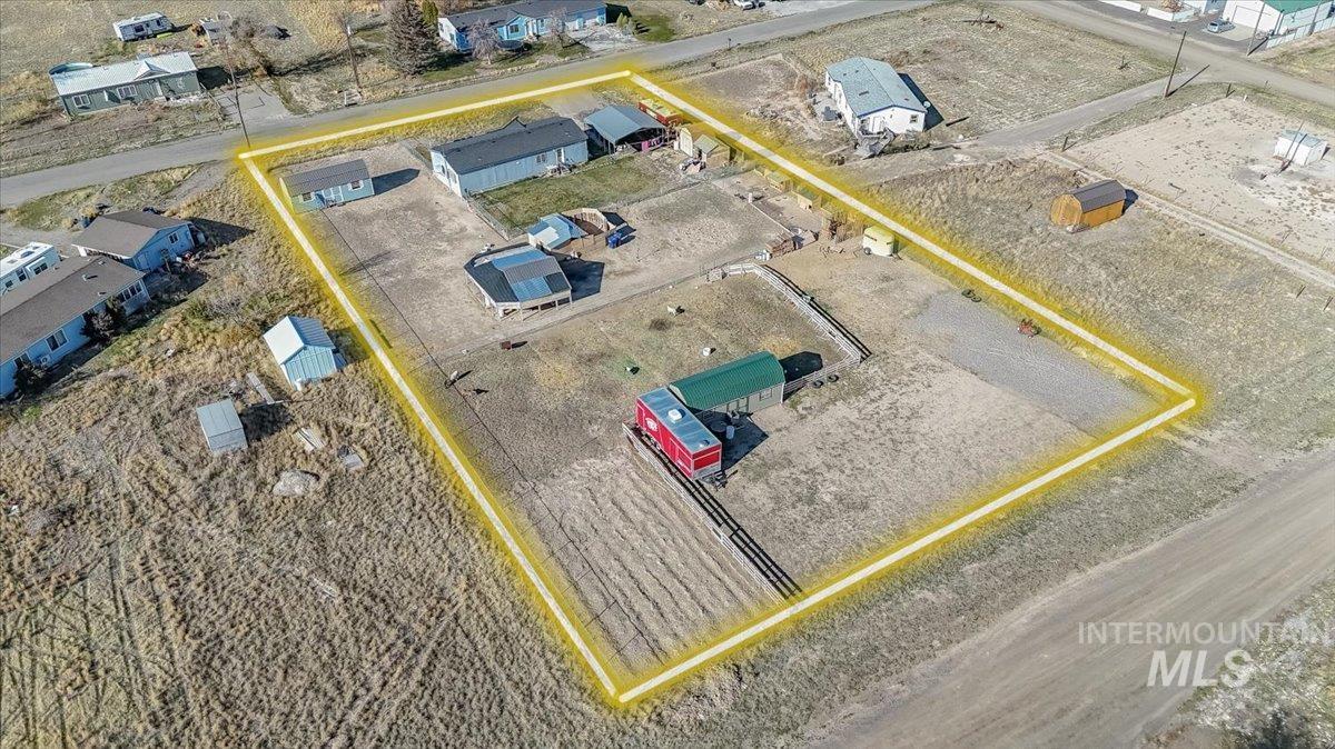 2436 B Oakley Ave, Hollister, Idaho 83301, 3 Bedrooms, 2 Bathrooms, Residential For Sale, Price $327,000, 98967395