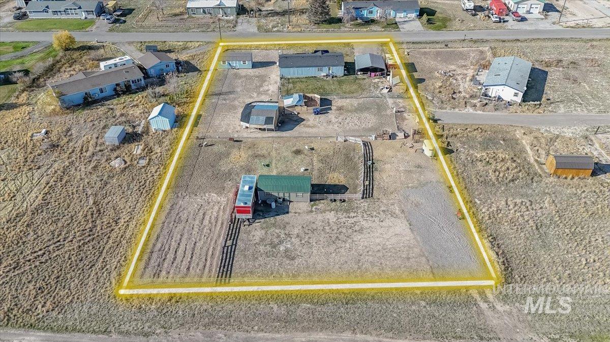 2436 B Oakley Ave, Hollister, Idaho 83301, 3 Bedrooms, 2 Bathrooms, Residential For Sale, Price $327,000, 98967395