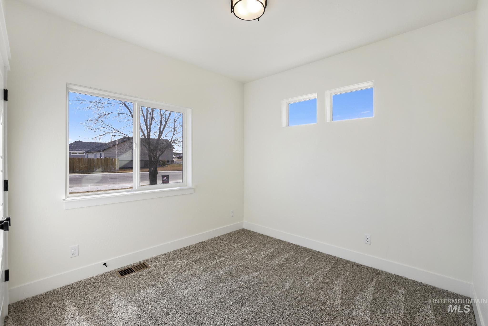 605 Glen Eagle, Jerome, Idaho 83338, 4 Bedrooms, 2 Bathrooms, Residential For Sale, Price $415,000, 98967400