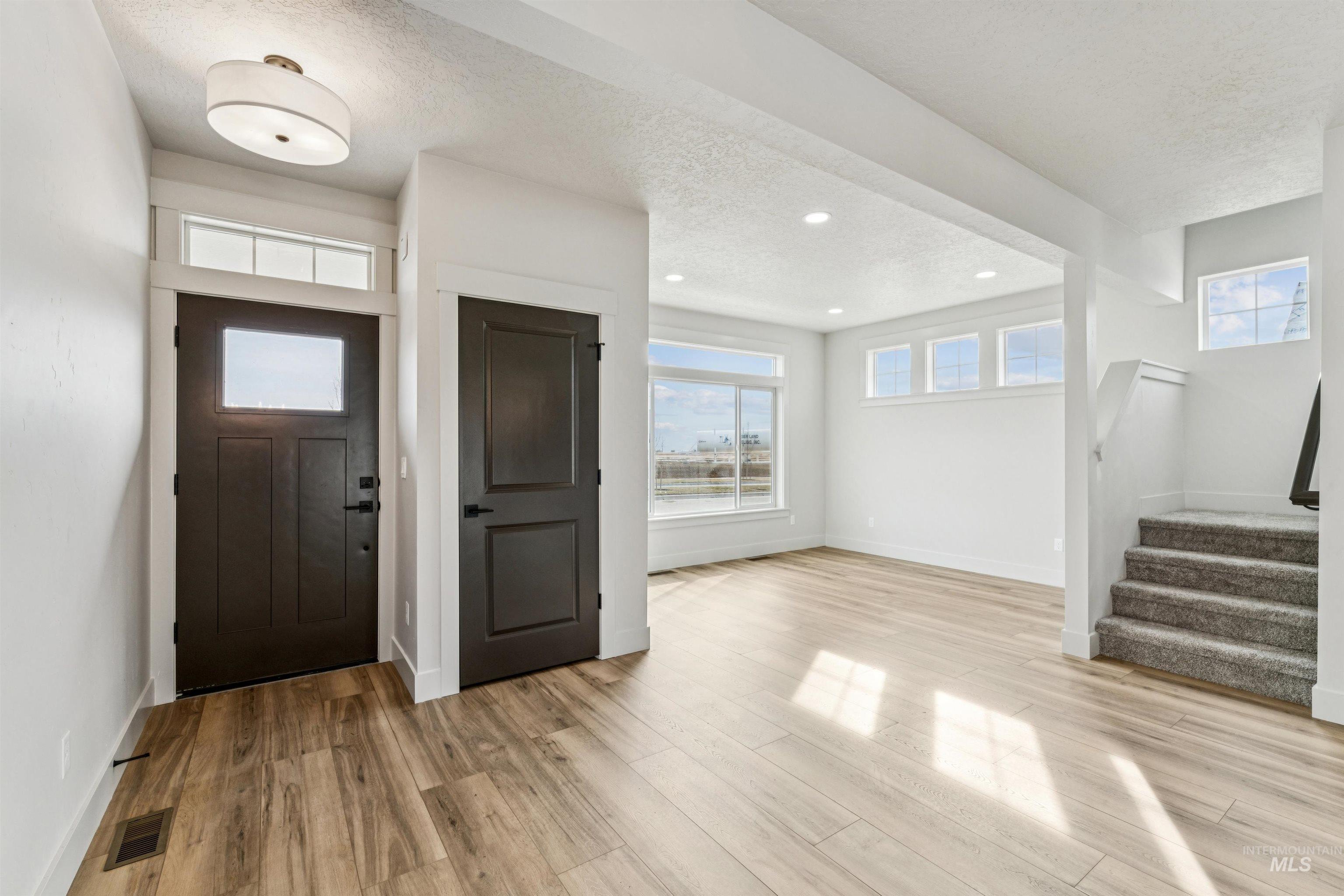 320 E Mayfield Springs Blvd, Mayfield, Idaho 83716, 3 Bedrooms, 2.5 Bathrooms, Residential For Sale, Price $469,000, 98967402