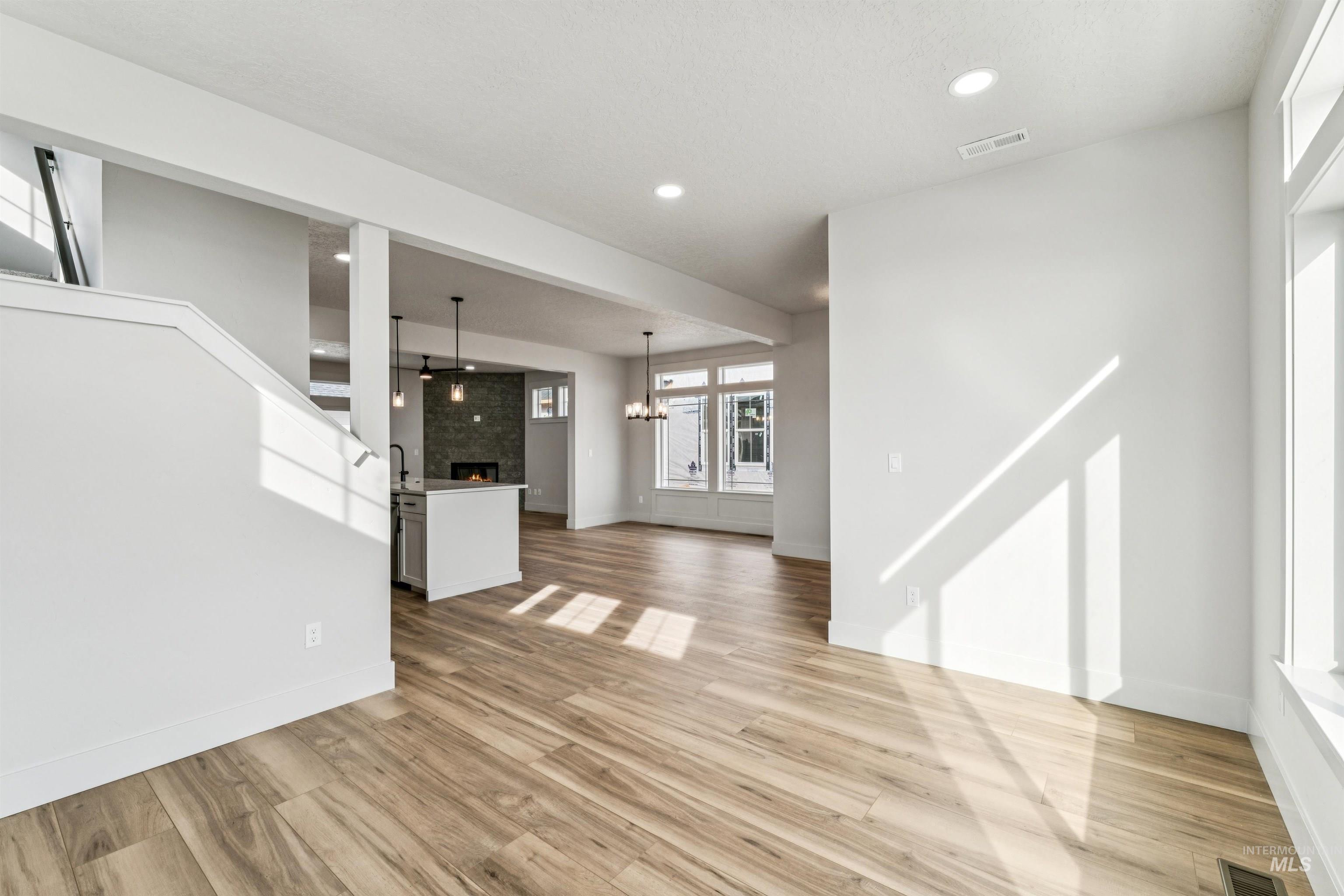 320 E Mayfield Springs Blvd, Mayfield, Idaho 83716, 3 Bedrooms, 2.5 Bathrooms, Residential For Sale, Price $469,000, 98967402