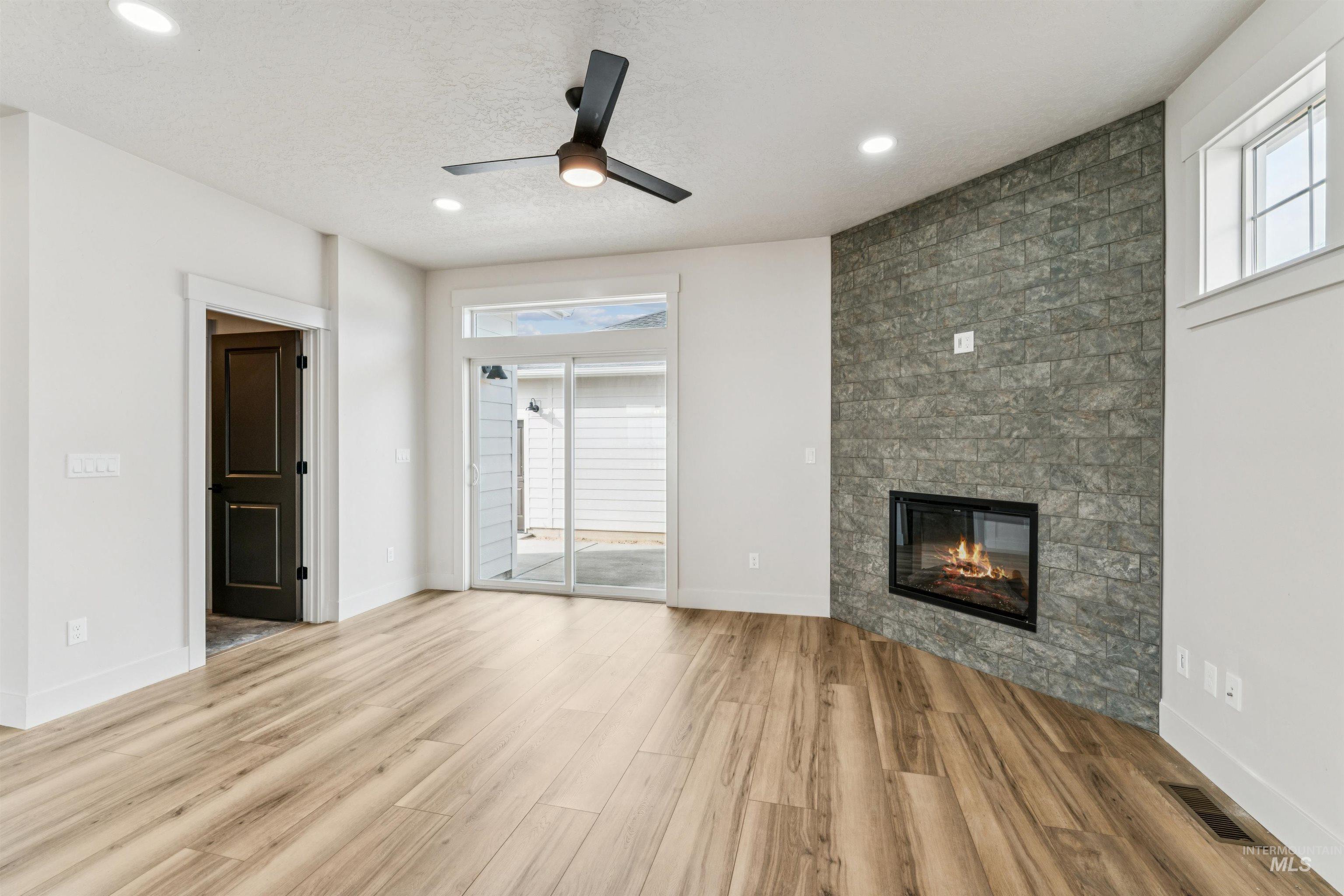 320 E Mayfield Springs Blvd, Mayfield, Idaho 83716, 3 Bedrooms, 2.5 Bathrooms, Residential For Sale, Price $469,000, 98967402