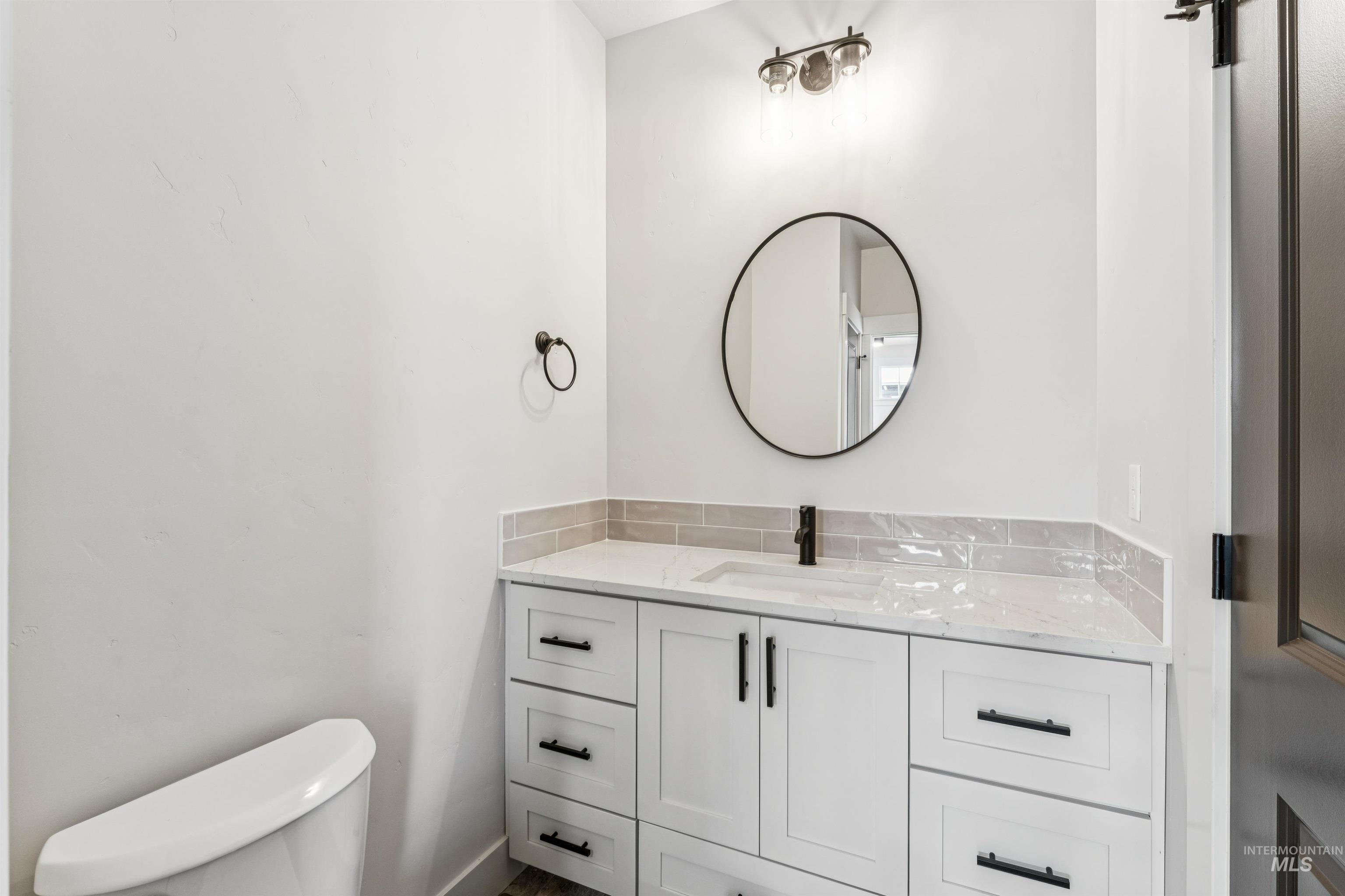 320 E Mayfield Springs Blvd, Mayfield, Idaho 83716, 3 Bedrooms, 2.5 Bathrooms, Residential For Sale, Price $469,000, 98967402