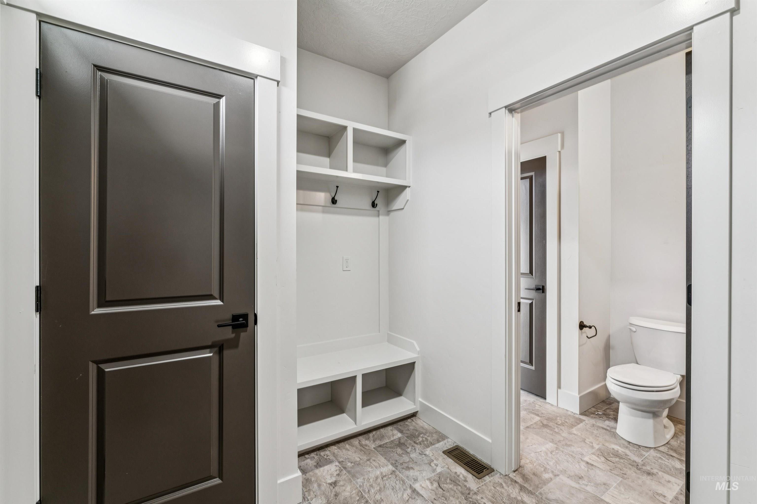 320 E Mayfield Springs Blvd, Mayfield, Idaho 83716, 3 Bedrooms, 2.5 Bathrooms, Residential For Sale, Price $469,000, 98967402