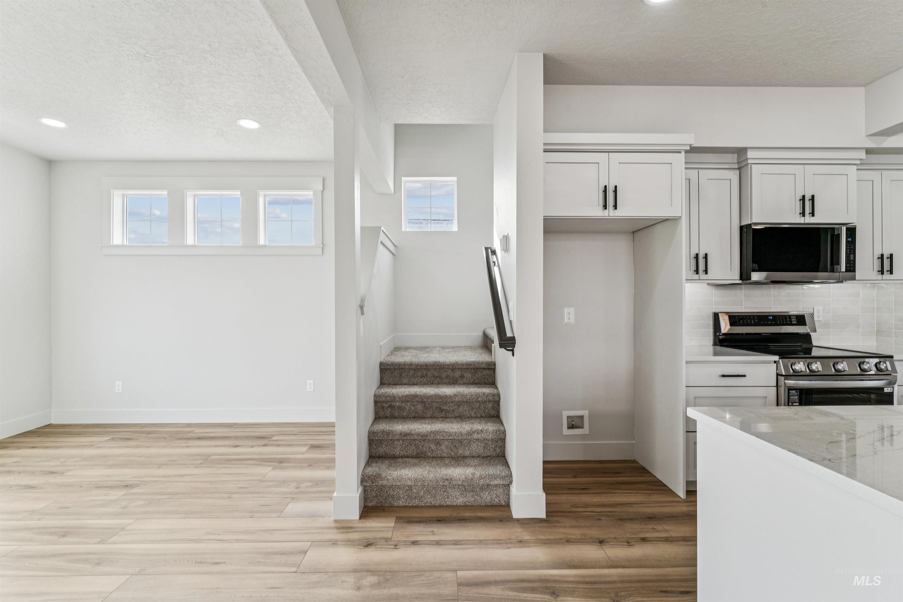 320 E Mayfield Springs Blvd, Mayfield, Idaho 83716, 3 Bedrooms, 2.5 Bathrooms, Residential For Sale, Price $469,000, 98967402