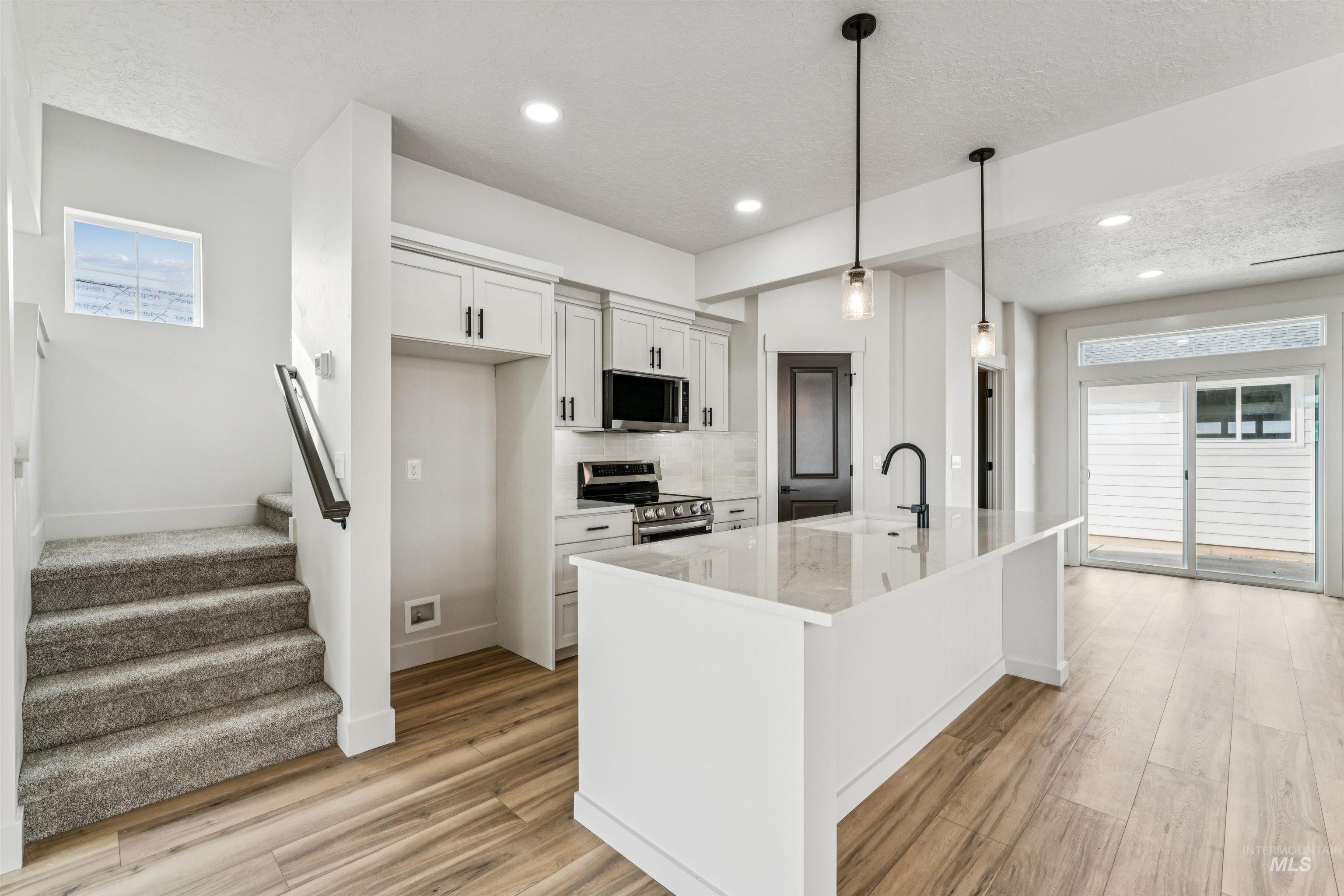 320 E Mayfield Springs Blvd, Mayfield, Idaho 83716, 3 Bedrooms, 2.5 Bathrooms, Residential For Sale, Price $469,000, 98967402