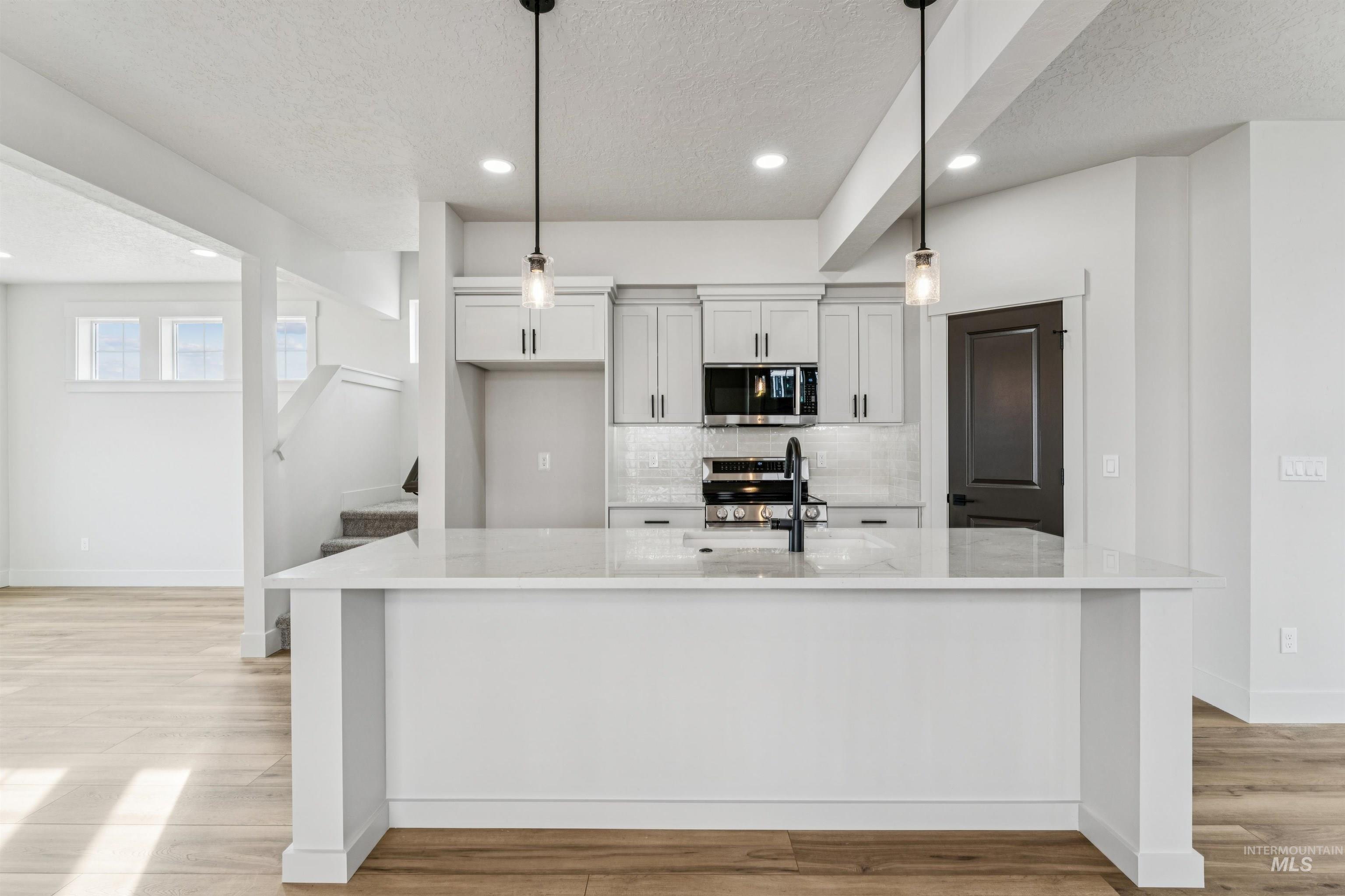 320 E Mayfield Springs Blvd, Mayfield, Idaho 83716, 3 Bedrooms, 2.5 Bathrooms, Residential For Sale, Price $469,000, 98967402