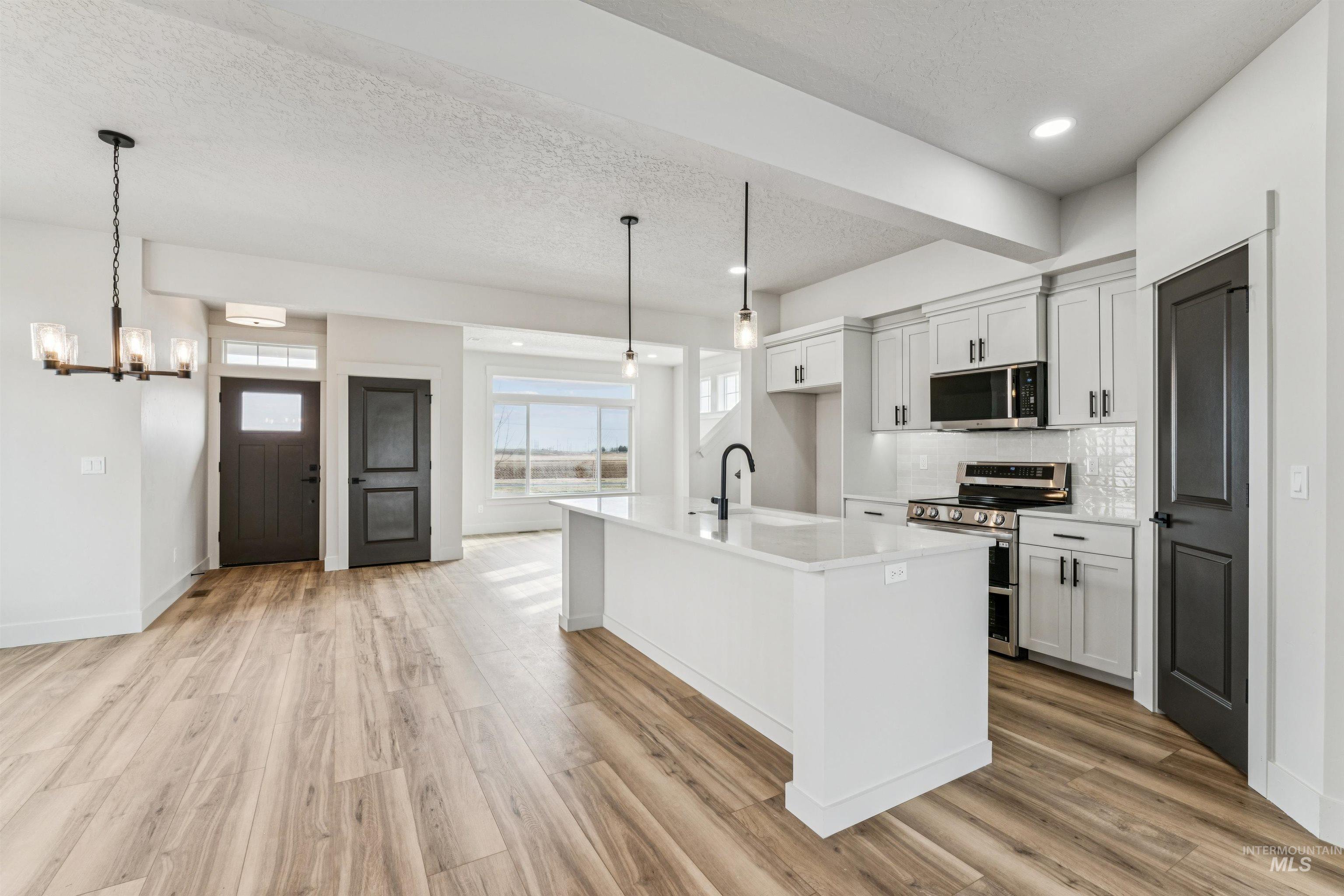 320 E Mayfield Springs Blvd, Mayfield, Idaho 83716, 3 Bedrooms, 2.5 Bathrooms, Residential For Sale, Price $469,000, 98967402