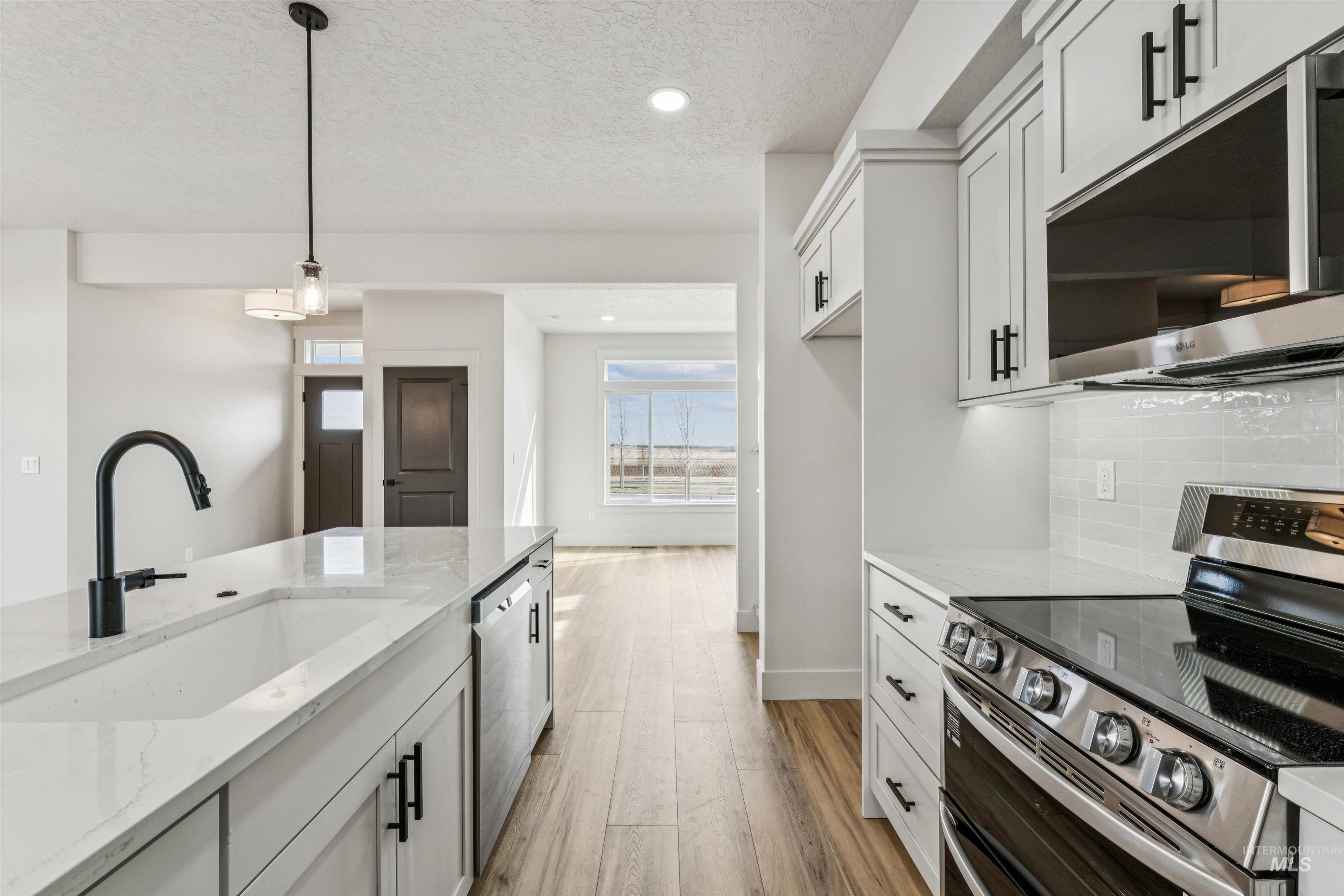 320 E Mayfield Springs Blvd, Mayfield, Idaho 83716, 3 Bedrooms, 2.5 Bathrooms, Residential For Sale, Price $469,000, 98967402