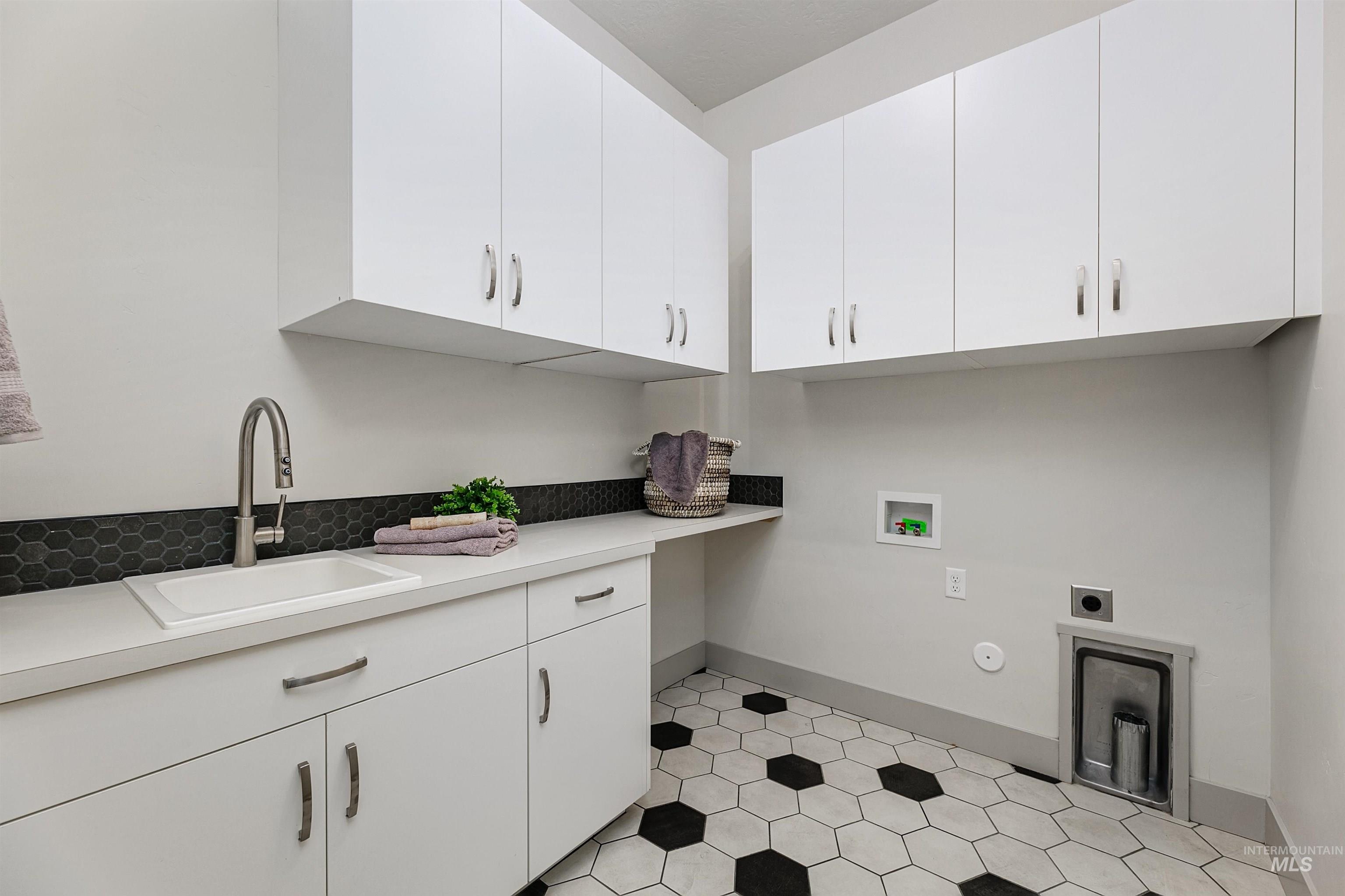 902 W Loretta St, Meridian, Idaho 83646, 3 Bedrooms, 2.5 Bathrooms, Residential For Sale, Price $749,900,MLS 98967404