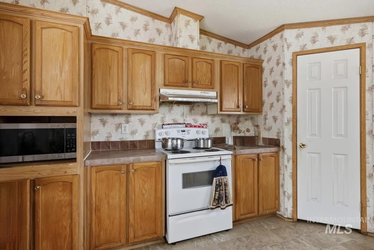 1516 N 2290 E, Rogerson, Idaho 83302, 4 Bedrooms, 2 Bathrooms, Residential For Sale, Price $250,000, 98967407