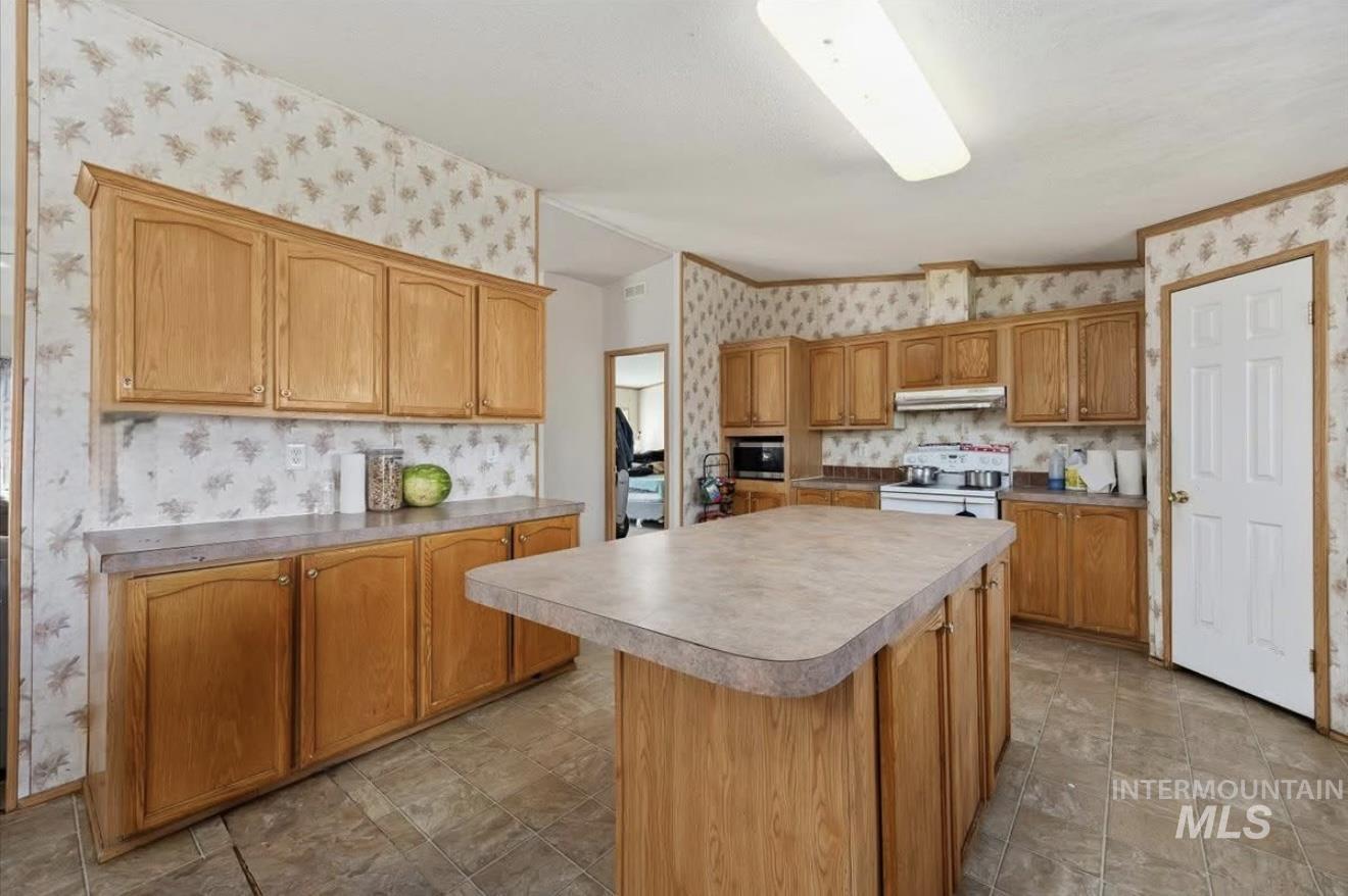 1516 N 2290 E, Rogerson, Idaho 83302, 4 Bedrooms, 2 Bathrooms, Residential For Sale, Price $250,000, 98967407