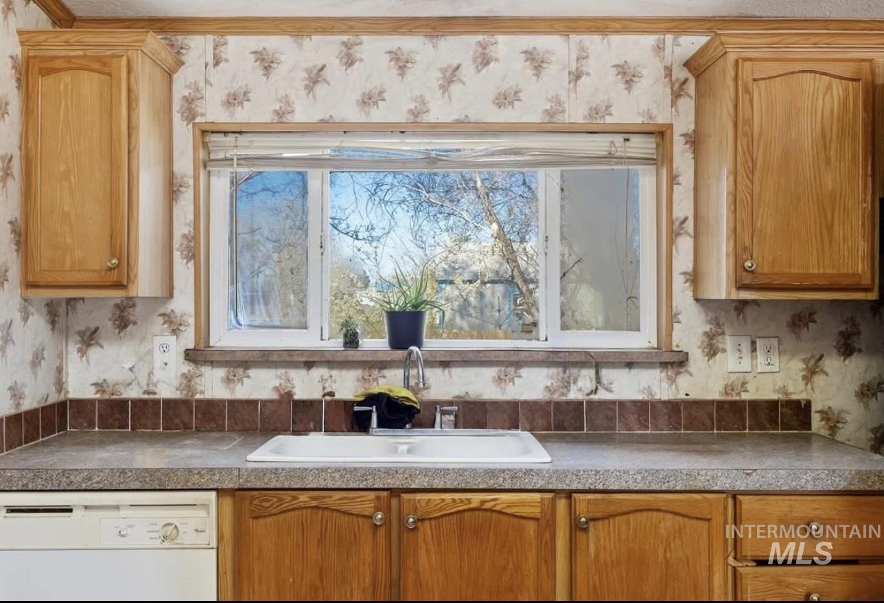 1516 N 2290 E, Rogerson, Idaho 83302, 4 Bedrooms, 2 Bathrooms, Residential For Sale, Price $250,000, 98967407