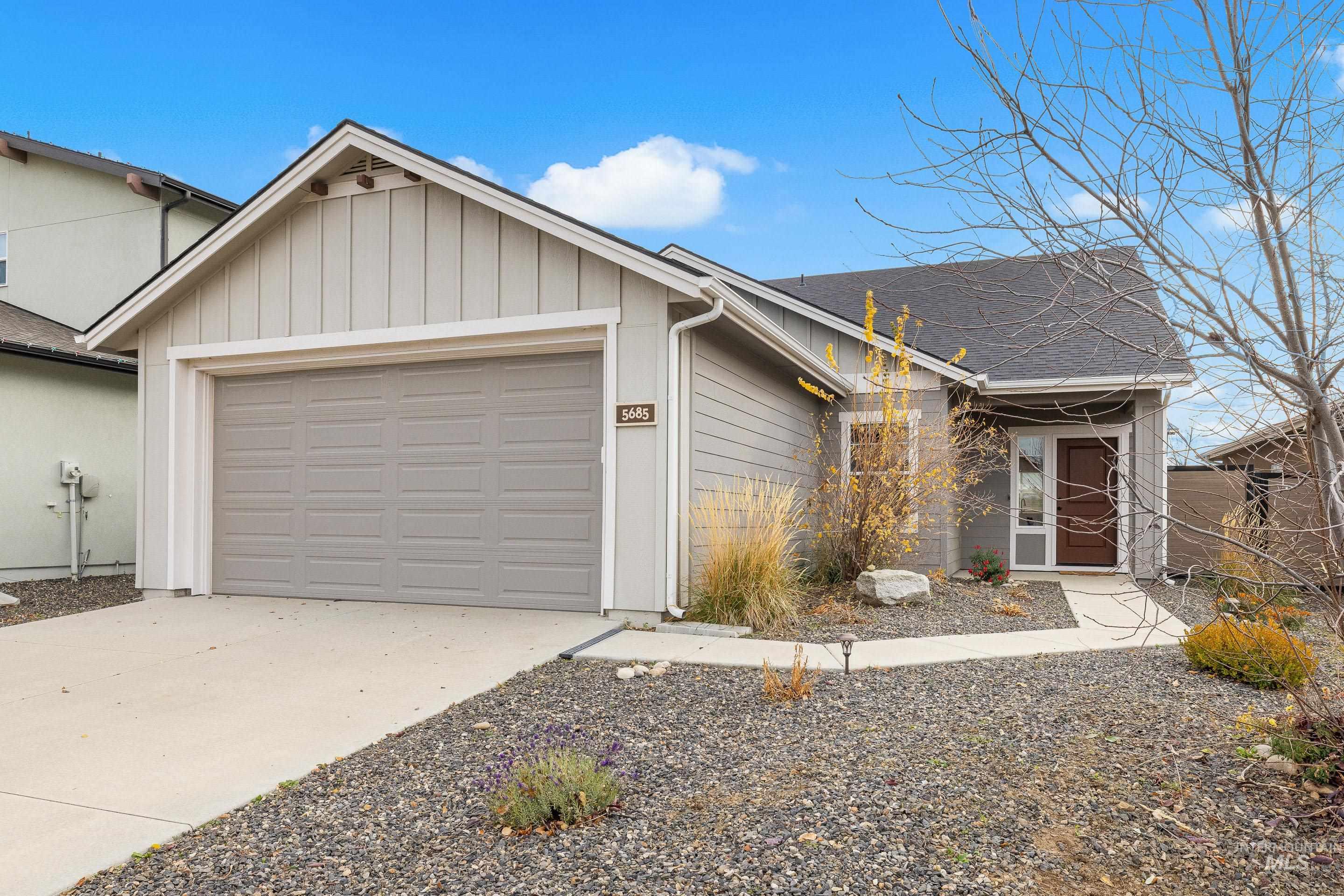 5685 W Song Sparrow St, Boise, Idaho 83714, 3 Bedrooms, 2 Bathrooms, Residential For Sale, Price $460,000,MLS 98967422