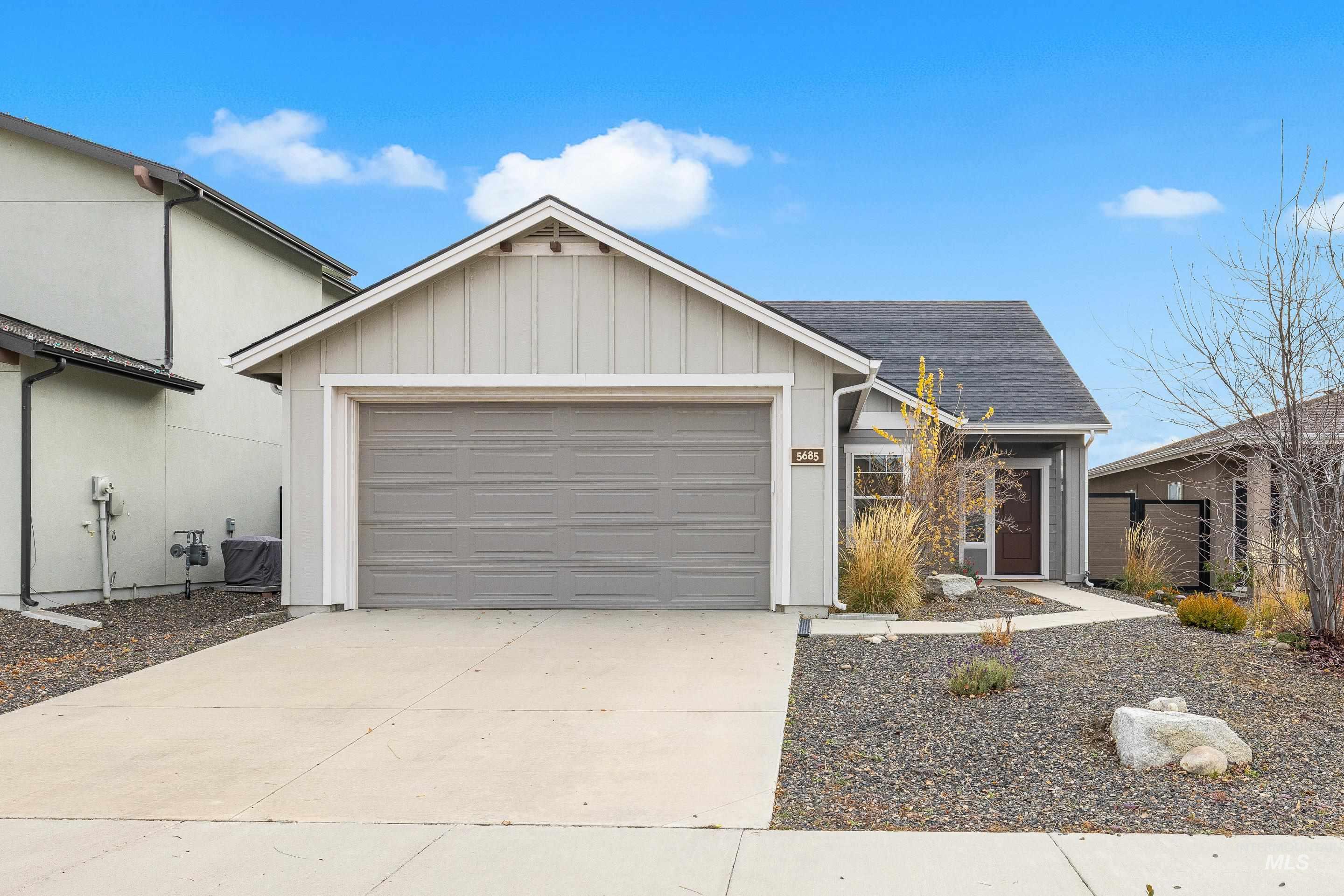 5685 W Song Sparrow St, Boise, Idaho 83714, 3 Bedrooms, 2 Bathrooms, Residential For Sale, Price $460,000,MLS 98967422