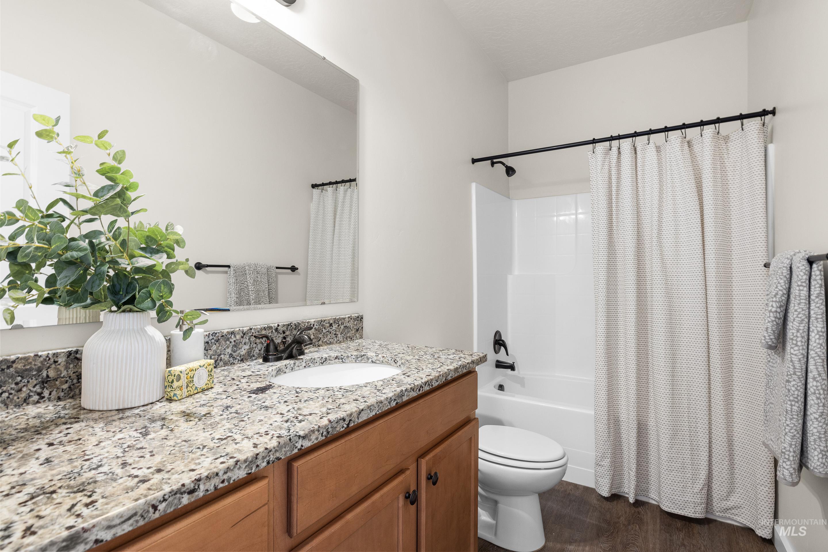 5685 W Song Sparrow St, Boise, Idaho 83714, 3 Bedrooms, 2 Bathrooms, Residential For Sale, Price $460,000,MLS 98967422