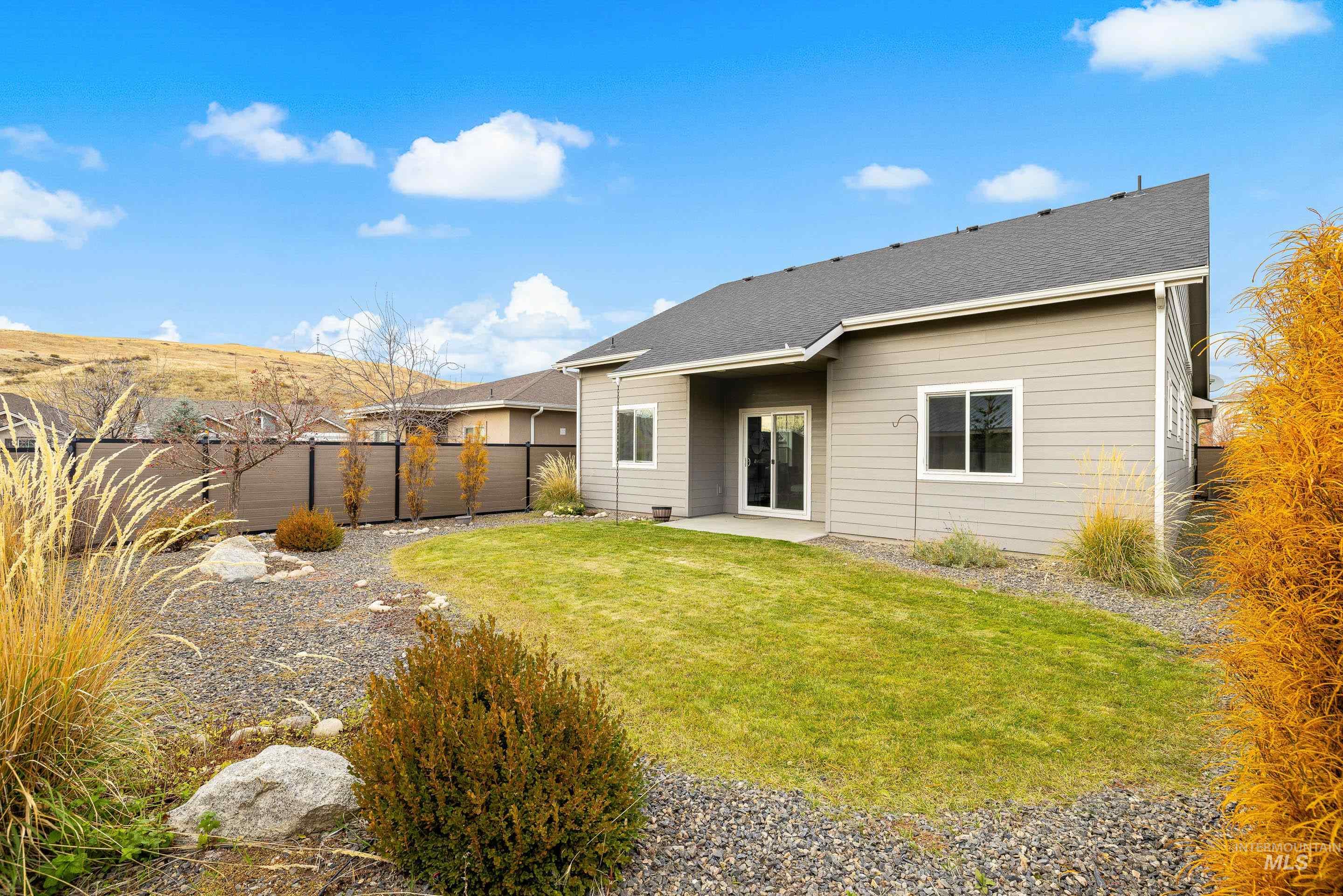 5685 W Song Sparrow St, Boise, Idaho 83714, 3 Bedrooms, 2 Bathrooms, Residential For Sale, Price $460,000,MLS 98967422