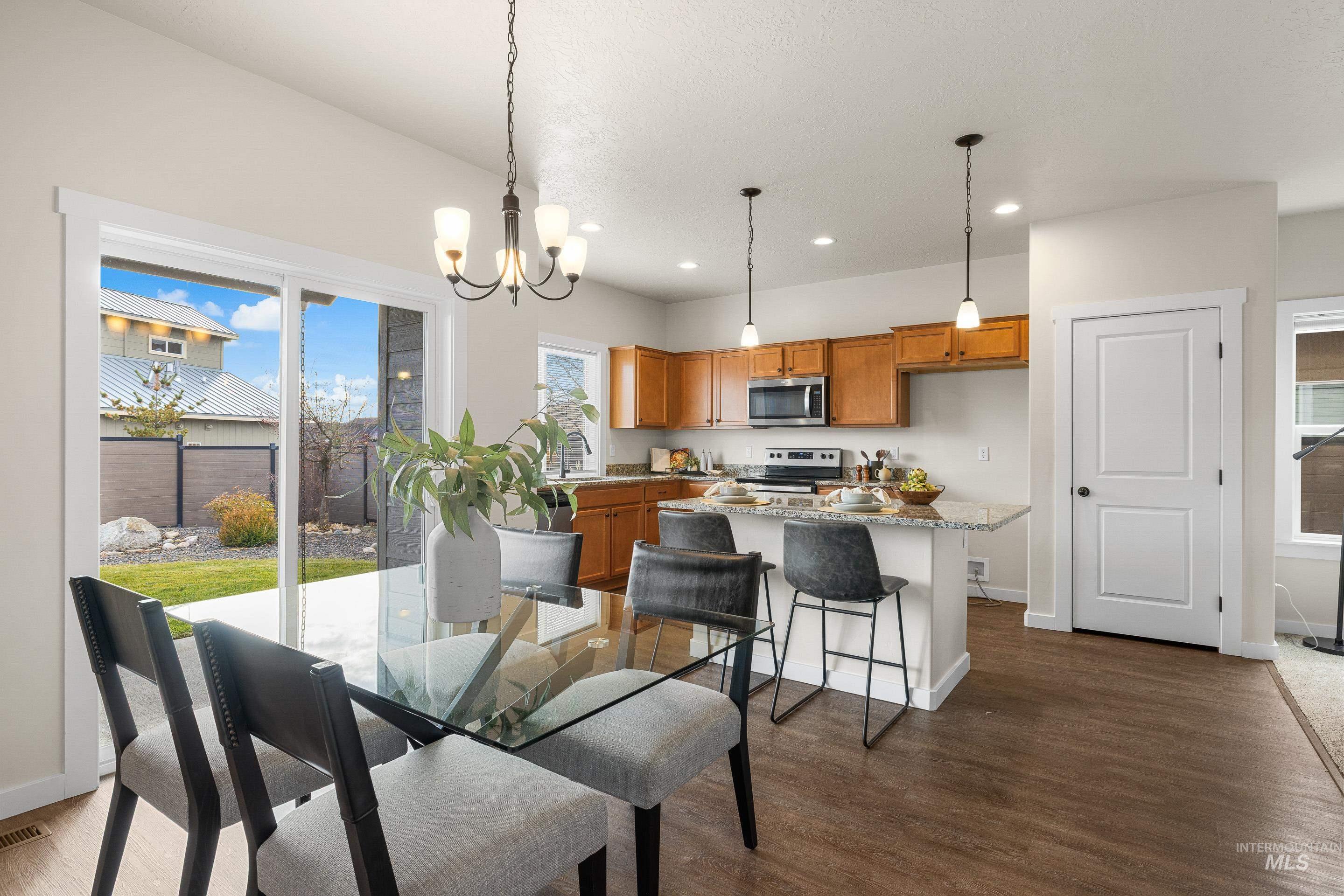 5685 W Song Sparrow St, Boise, Idaho 83714, 3 Bedrooms, 2 Bathrooms, Residential For Sale, Price $460,000,MLS 98967422