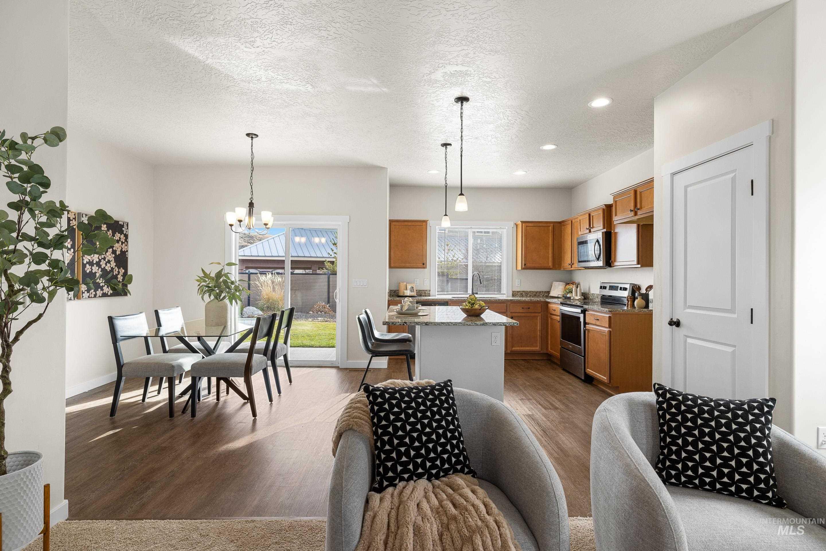 5685 W Song Sparrow St, Boise, Idaho 83714, 3 Bedrooms, 2 Bathrooms, Residential For Sale, Price $460,000,MLS 98967422