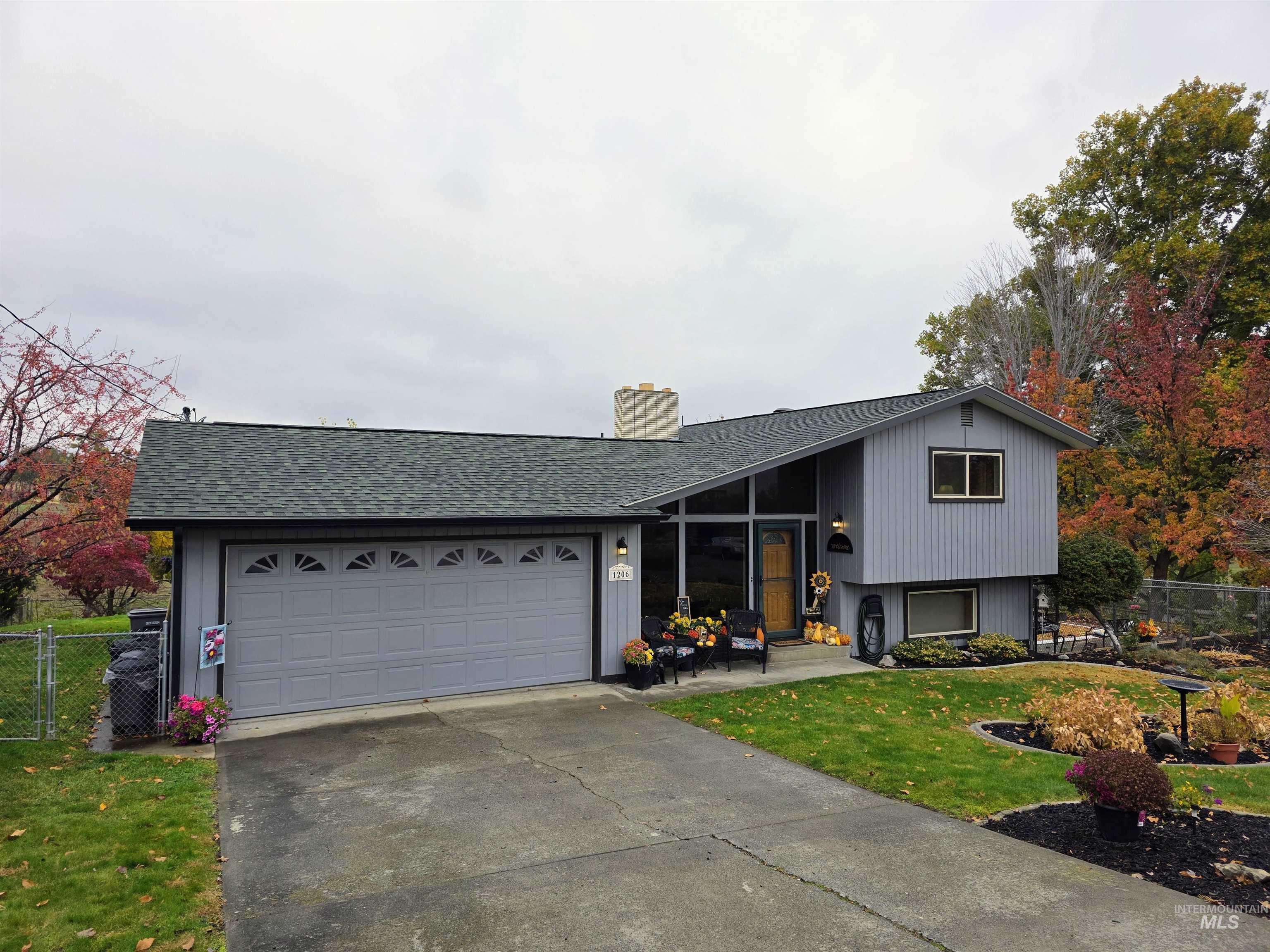 1206 21st Ave, Clarkston, Washington 99403, 3 Bedrooms, 2 Bathrooms, Residential For Sale, Price $449,000,MLS 98967425