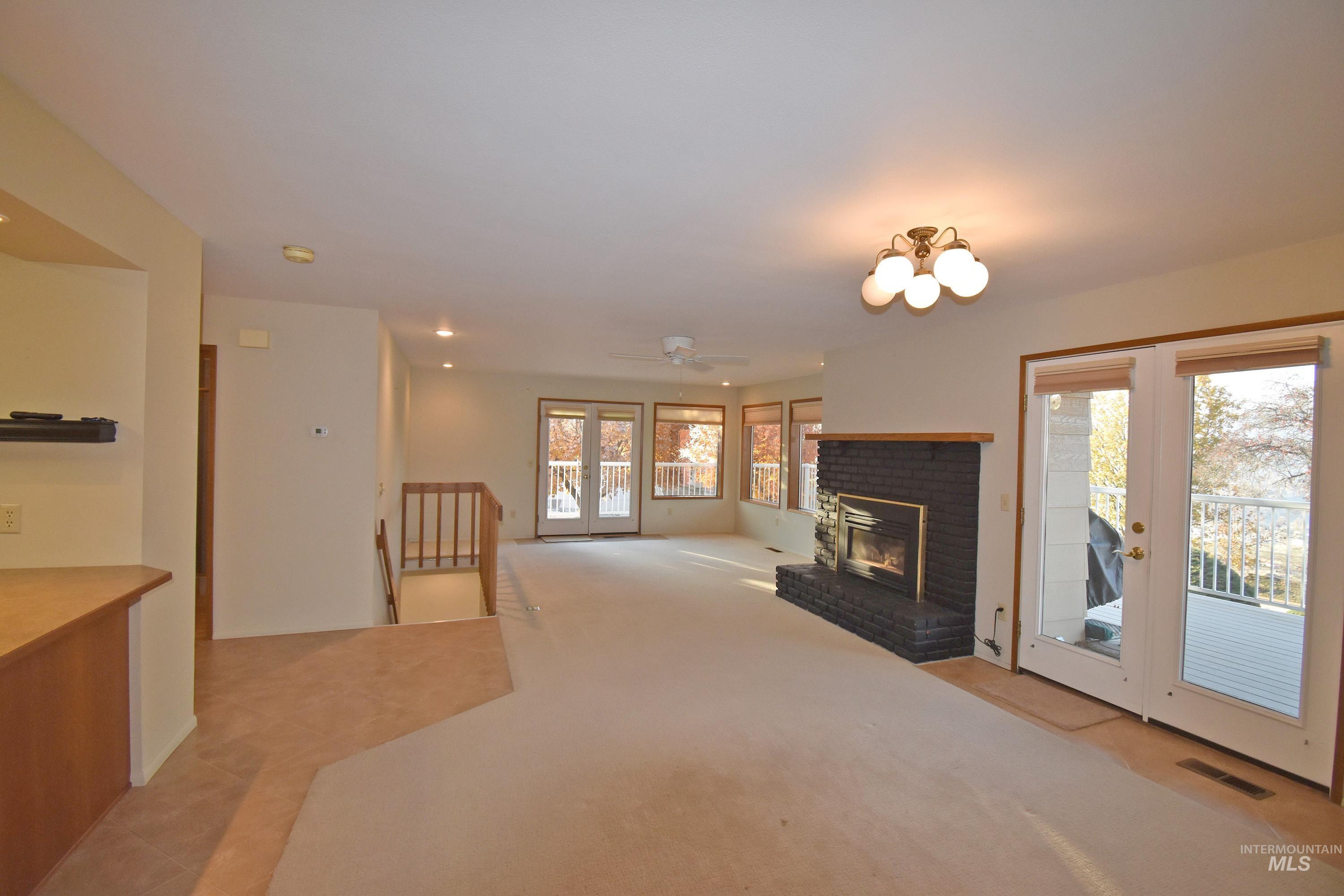 405 Crestline Circle Drive, Lewiston, Idaho 83501, 3 Bedrooms, 3 Bathrooms, Residential For Sale, Price $471,800,MLS 98967428