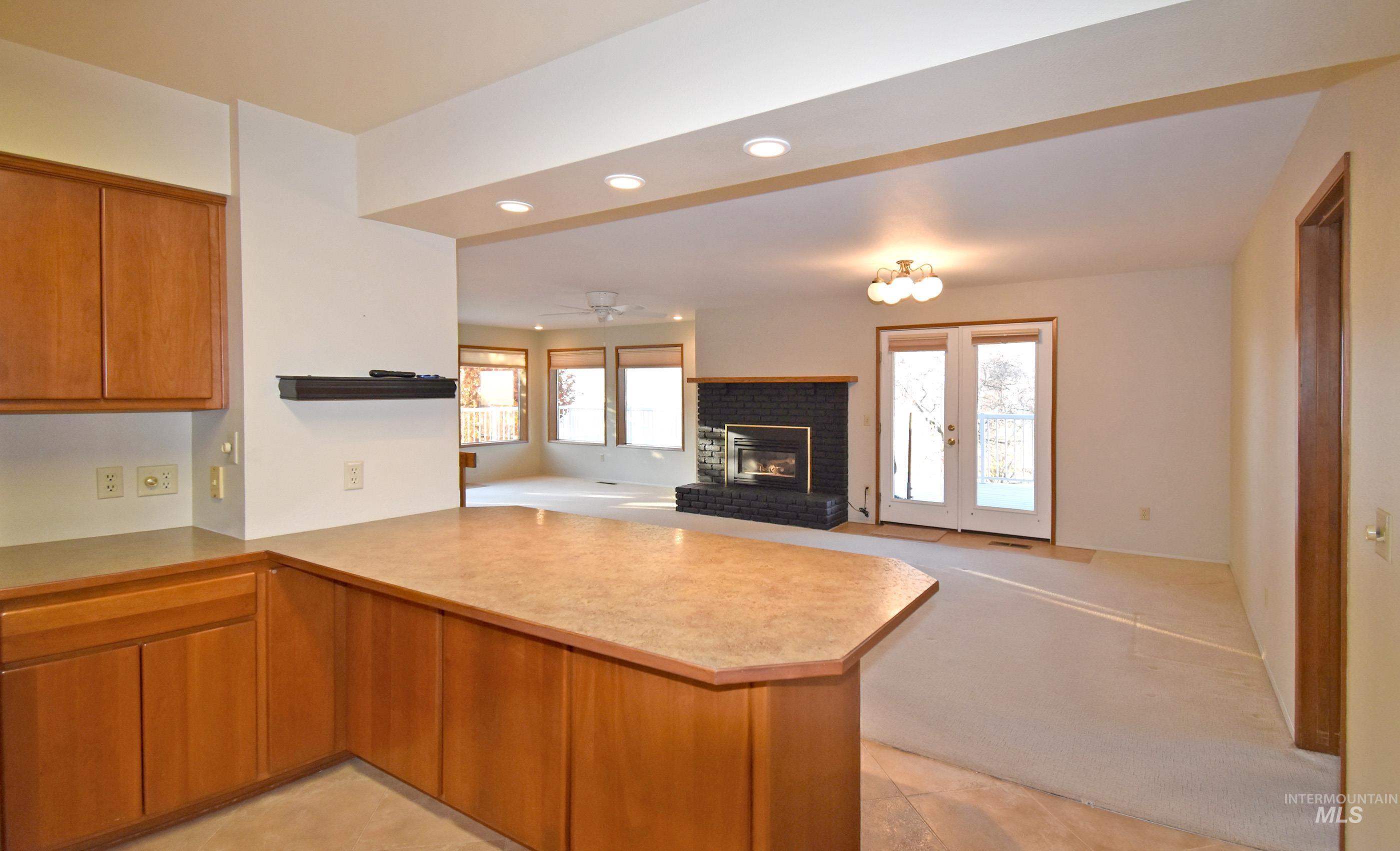 405 Crestline Circle Drive, Lewiston, Idaho 83501, 3 Bedrooms, 3 Bathrooms, Residential For Sale, Price $471,800,MLS 98967428