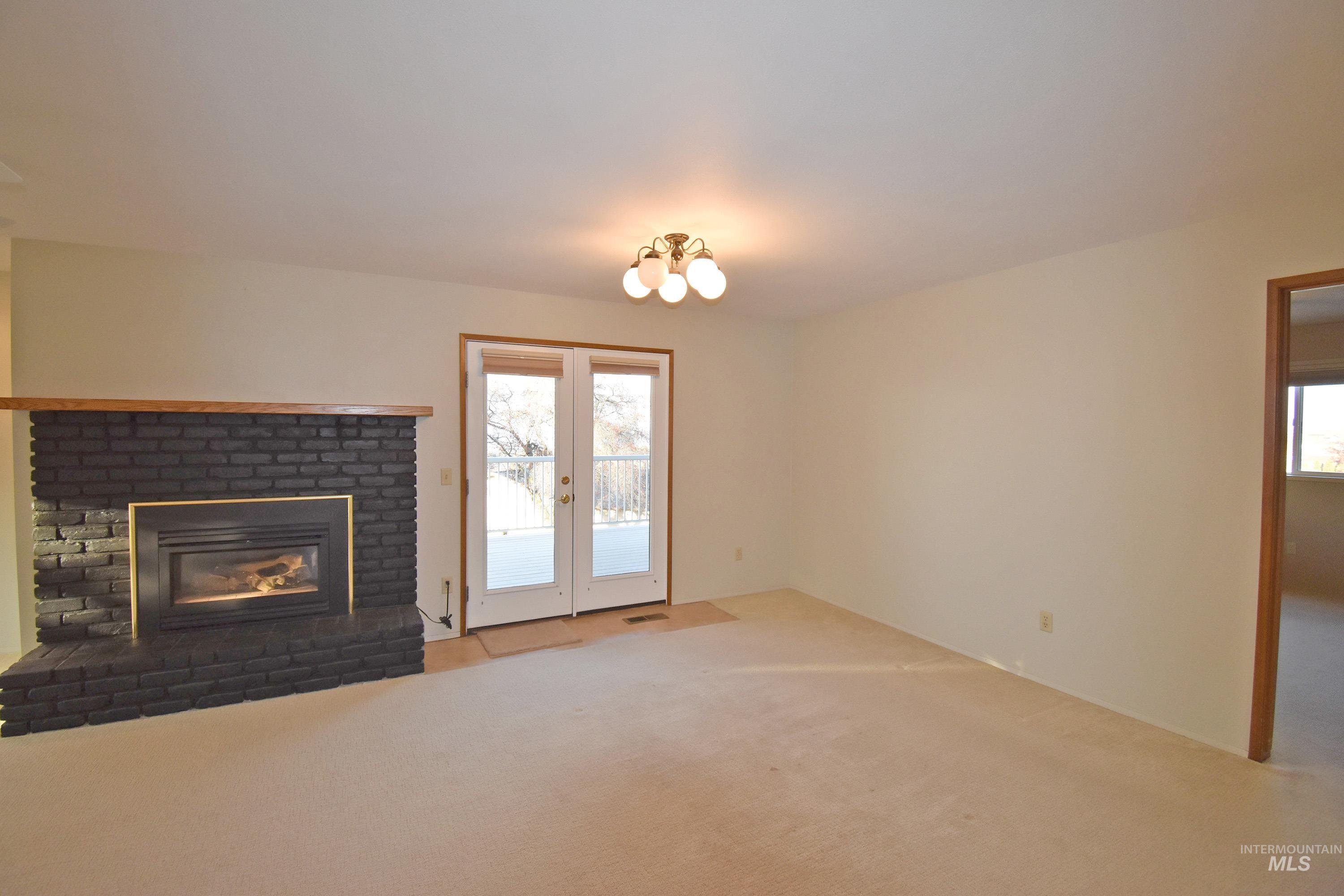 405 Crestline Circle Drive, Lewiston, Idaho 83501, 3 Bedrooms, 3 Bathrooms, Residential For Sale, Price $471,800,MLS 98967428