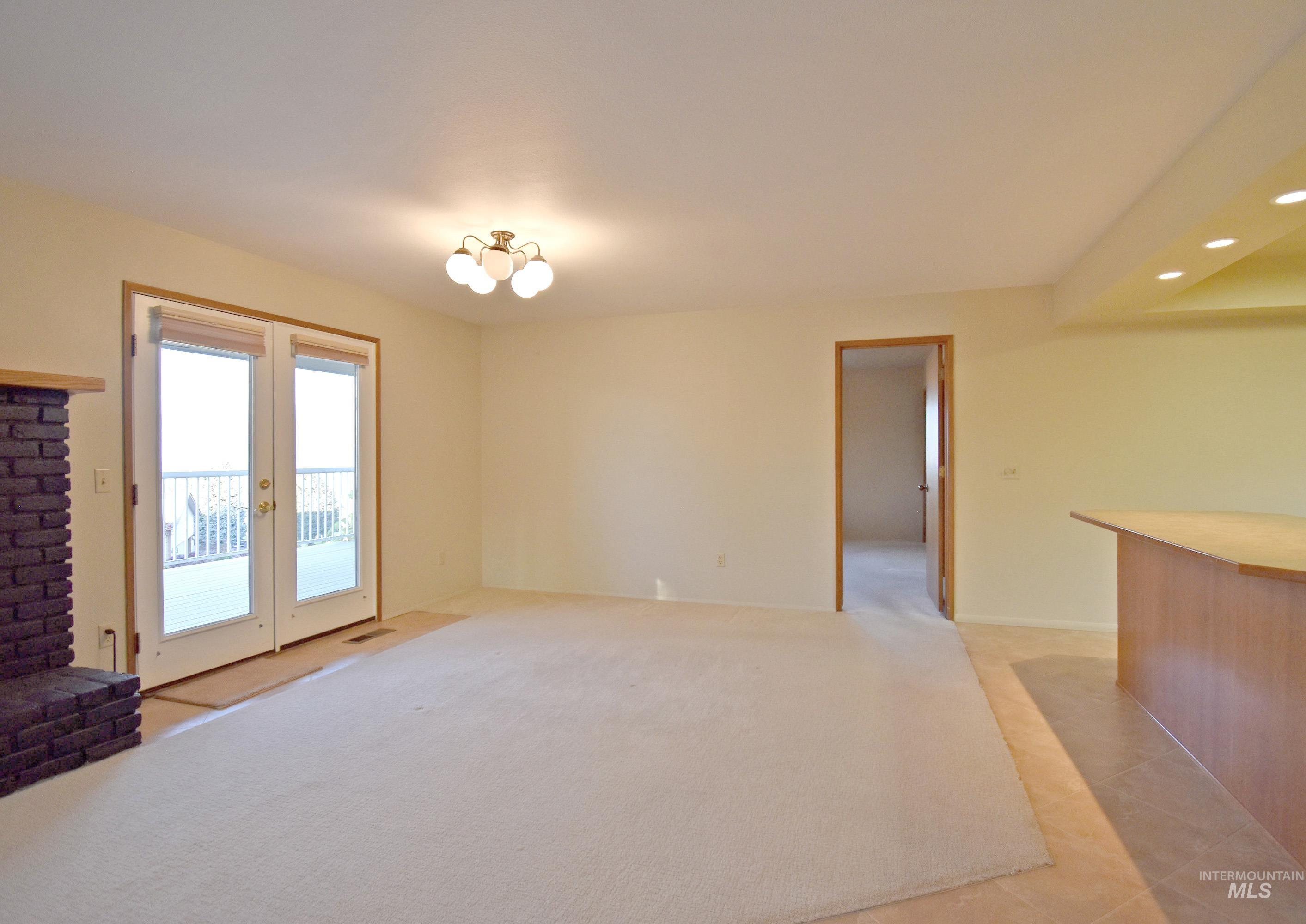 405 Crestline Circle Drive, Lewiston, Idaho 83501, 3 Bedrooms, 3 Bathrooms, Residential For Sale, Price $471,800,MLS 98967428