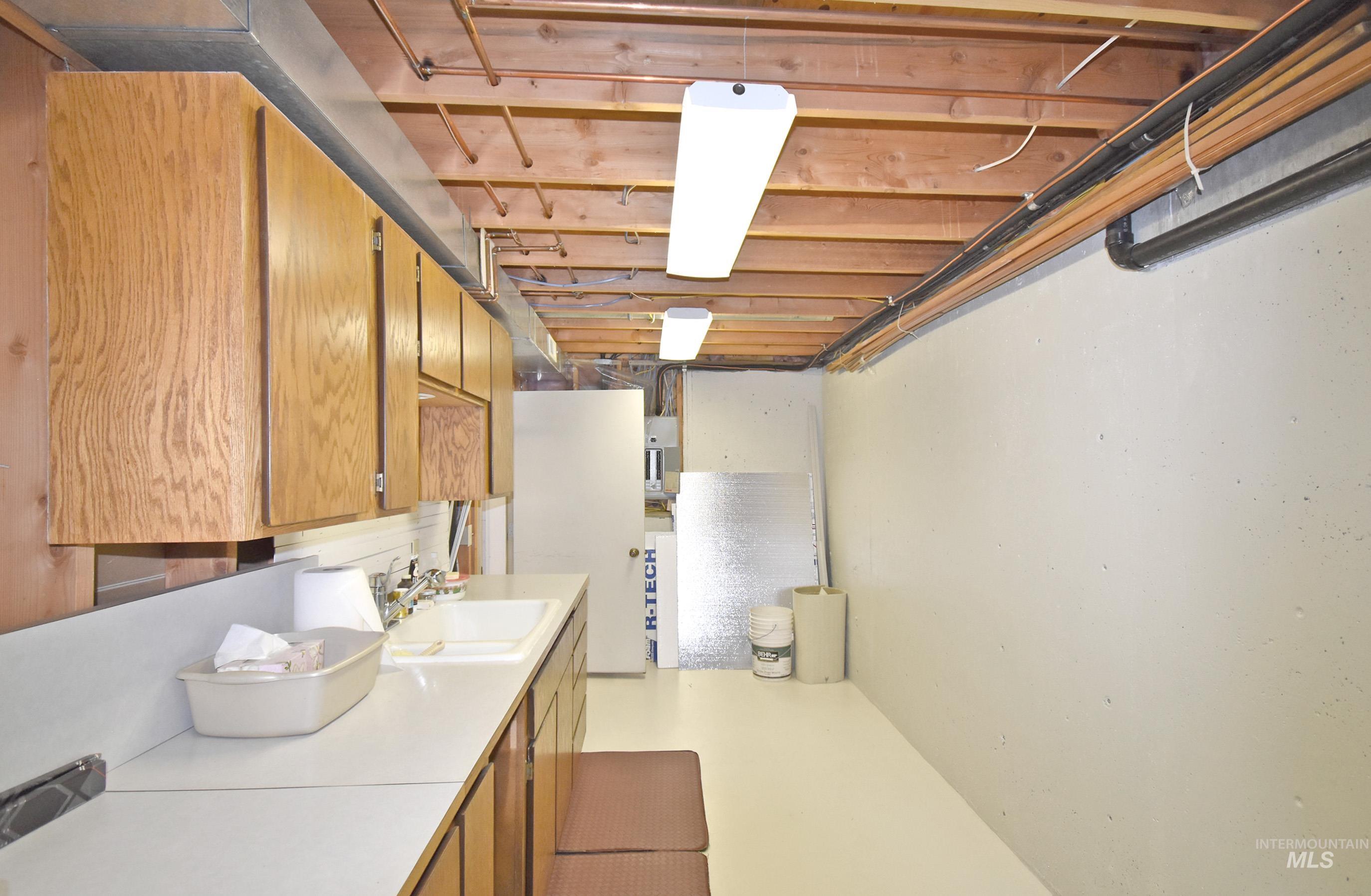 405 Crestline Circle Drive, Lewiston, Idaho 83501, 3 Bedrooms, 3 Bathrooms, Residential For Sale, Price $471,800,MLS 98967428