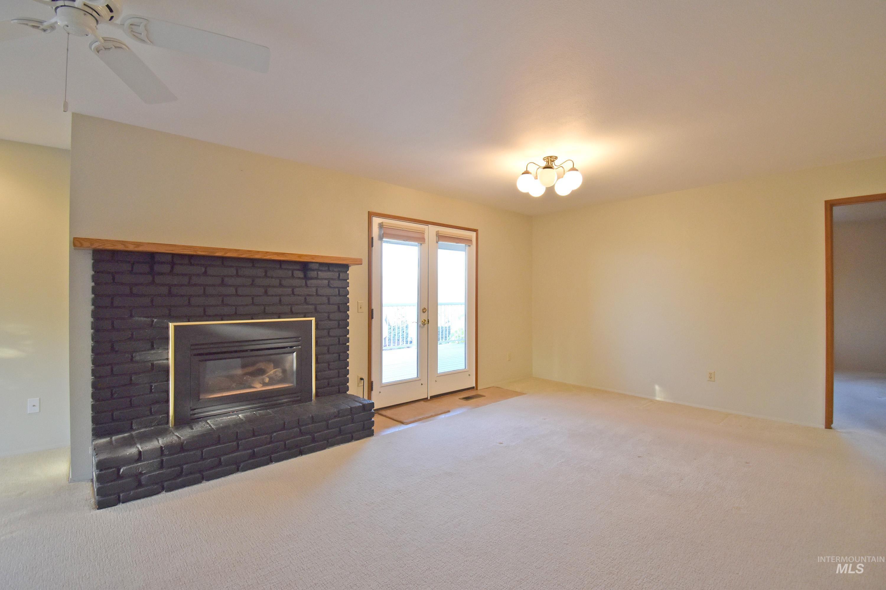 405 Crestline Circle Drive, Lewiston, Idaho 83501, 3 Bedrooms, 3 Bathrooms, Residential For Sale, Price $471,800,MLS 98967428