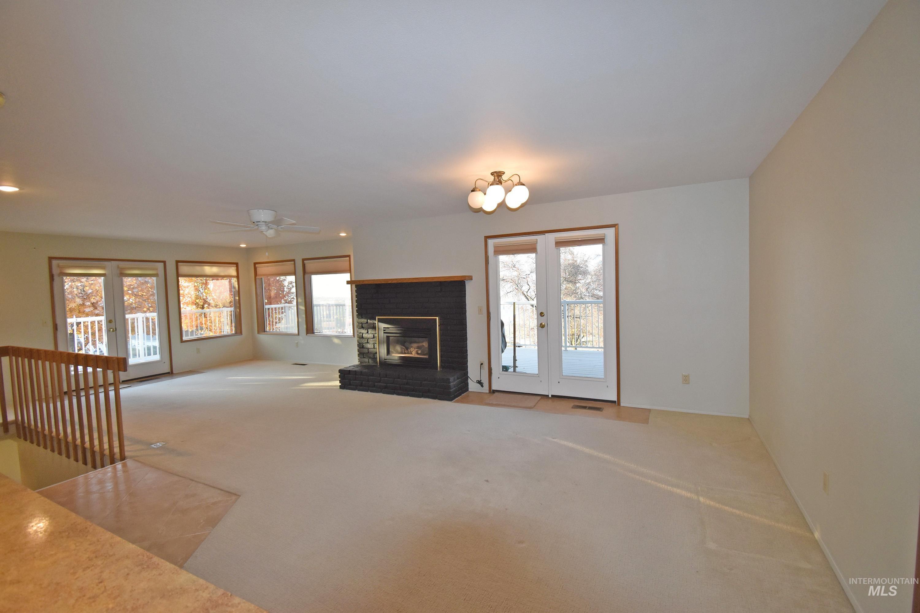 405 Crestline Circle Drive, Lewiston, Idaho 83501, 3 Bedrooms, 3 Bathrooms, Residential For Sale, Price $471,800,MLS 98967428