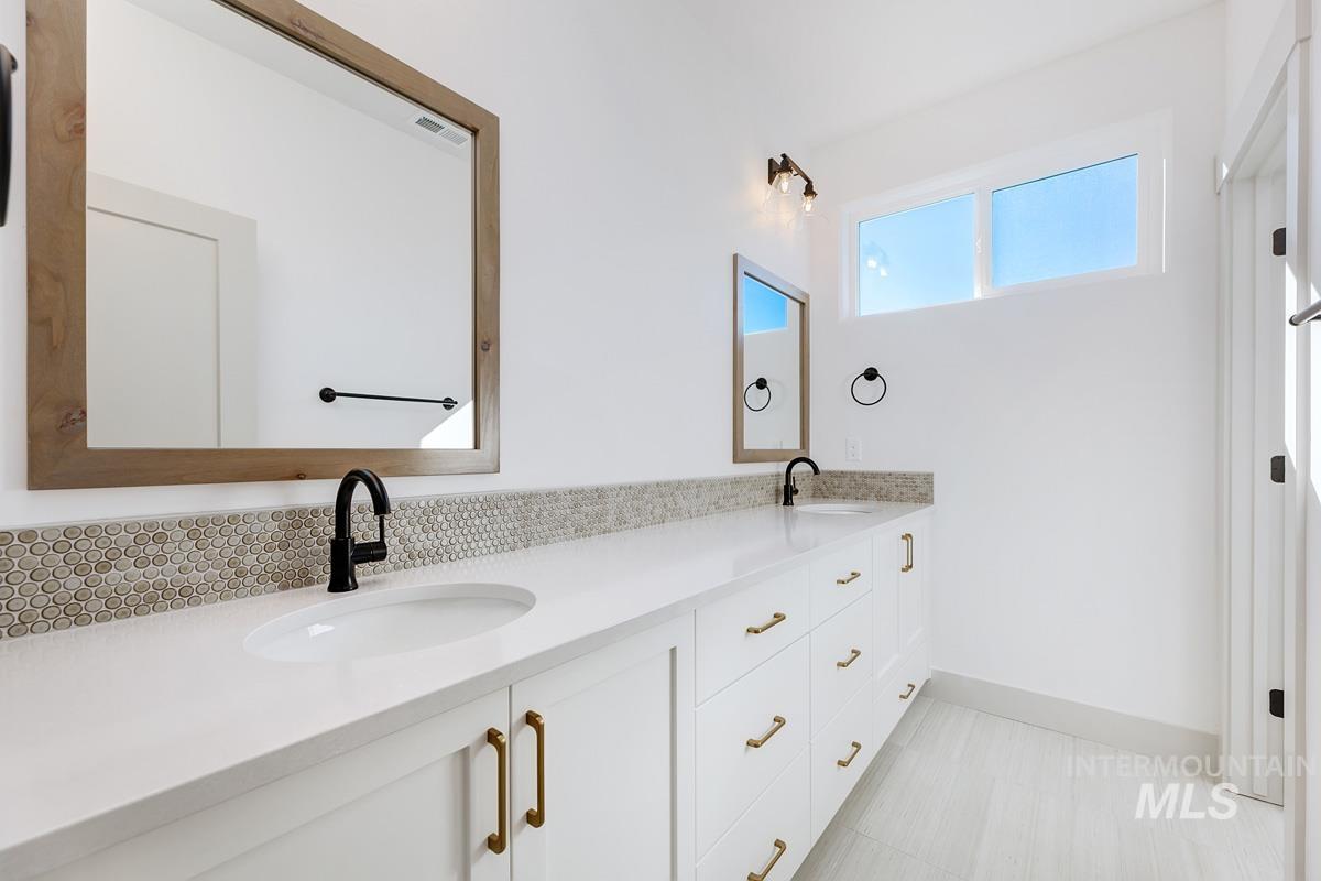 14041 N Hornbill Way, Boise, Idaho 83714, 5 Bedrooms, 4.5 Bathrooms, Residential For Sale, Price $1,354,328,MLS 98967429