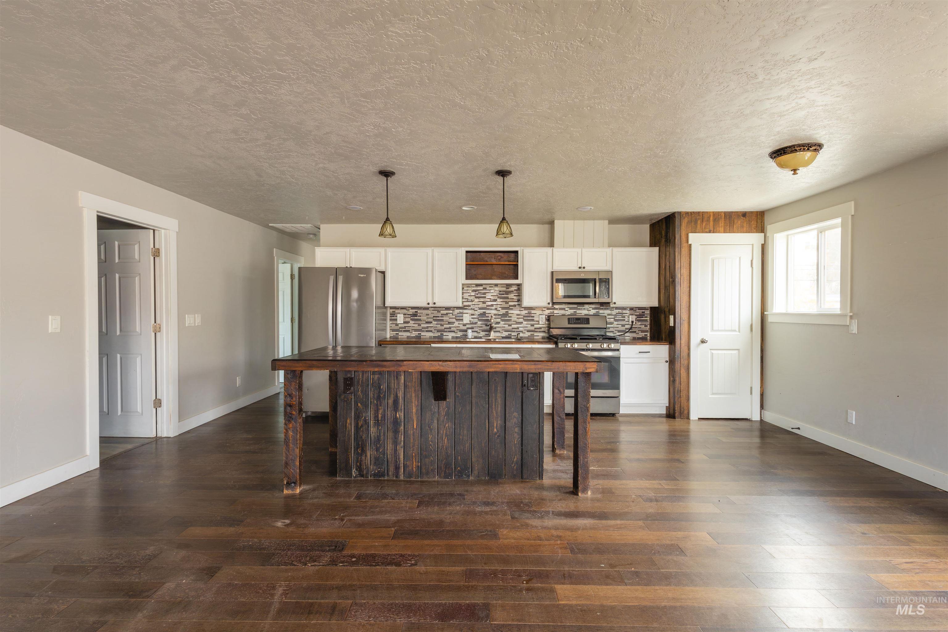 349 W Idaho St, Weiser, Idaho 83672, 3 Bedrooms, 2 Bathrooms, Residential For Sale, Price $297,000,MLS 98967442