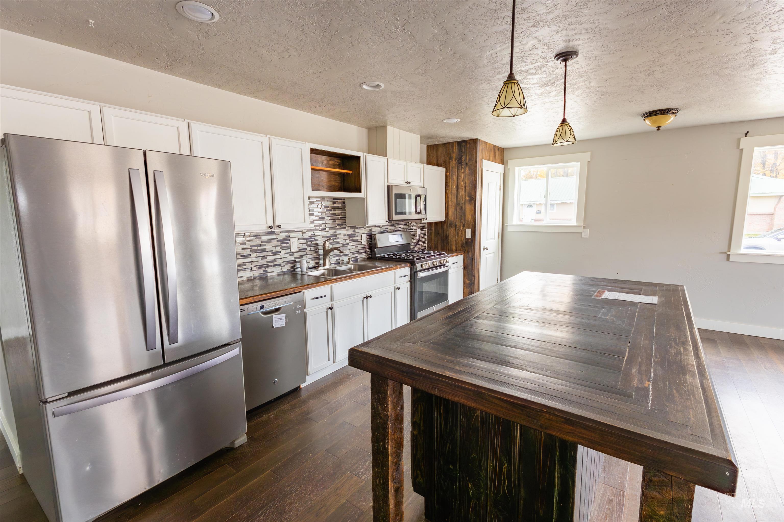 349 W Idaho St, Weiser, Idaho 83672, 3 Bedrooms, 2 Bathrooms, Residential For Sale, Price $297,000,MLS 98967442