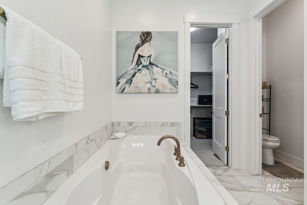 5379 S Mesa Trail Pl, Meridian, Idaho 83642, 4 Bedrooms, 3.5 Bathrooms, Residential For Sale, Price $1,145,000,MLS 98967449