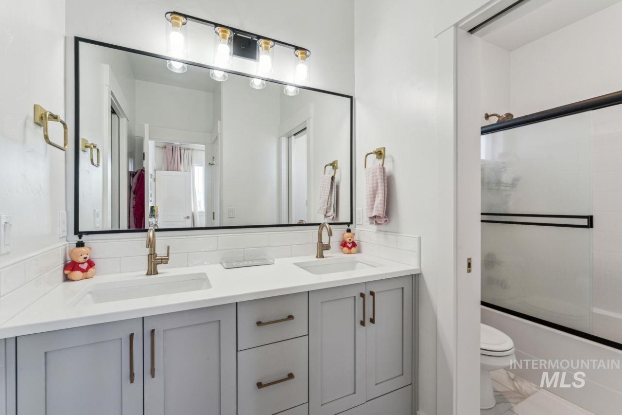 5379 S Mesa Trail Pl, Meridian, Idaho 83642, 4 Bedrooms, 3.5 Bathrooms, Residential For Sale, Price $1,145,000,MLS 98967449