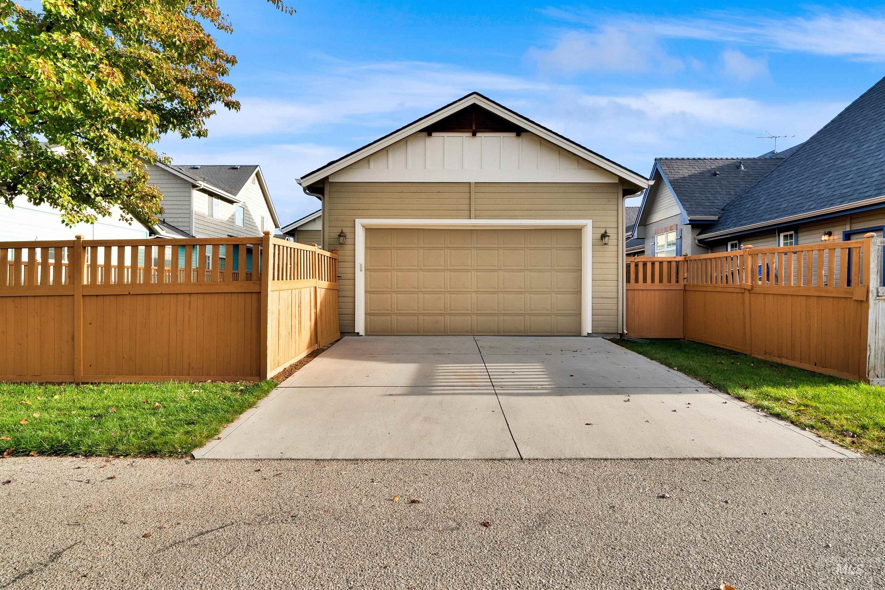 12733 N 10th Avenue, Boise, Idaho 83714-9333, 4 Bedrooms, 2.5 Bathrooms, Residential For Sale, Price $634,900,MLS 98967454