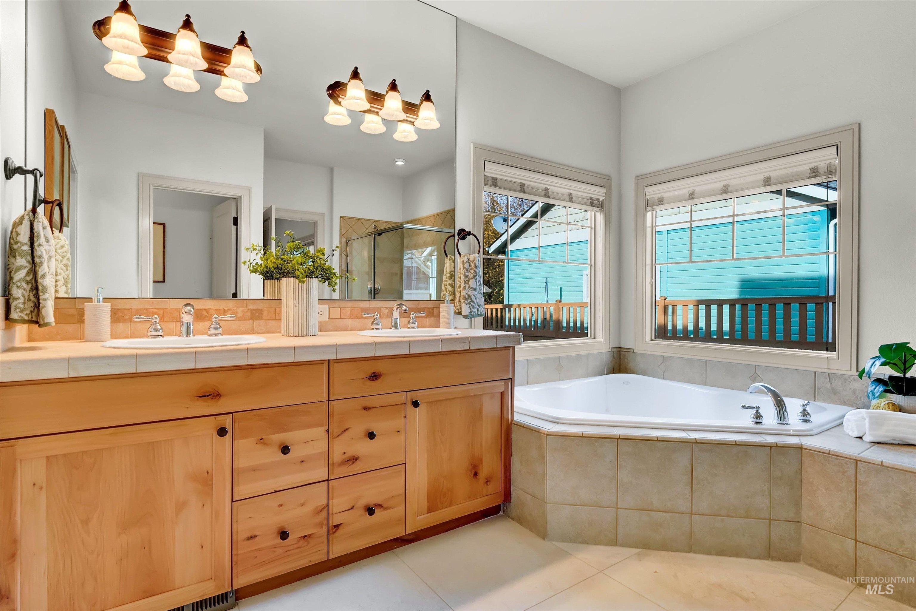 12733 N 10th Avenue, Boise, Idaho 83714-9333, 4 Bedrooms, 2.5 Bathrooms, Residential For Sale, Price $634,900,MLS 98967454