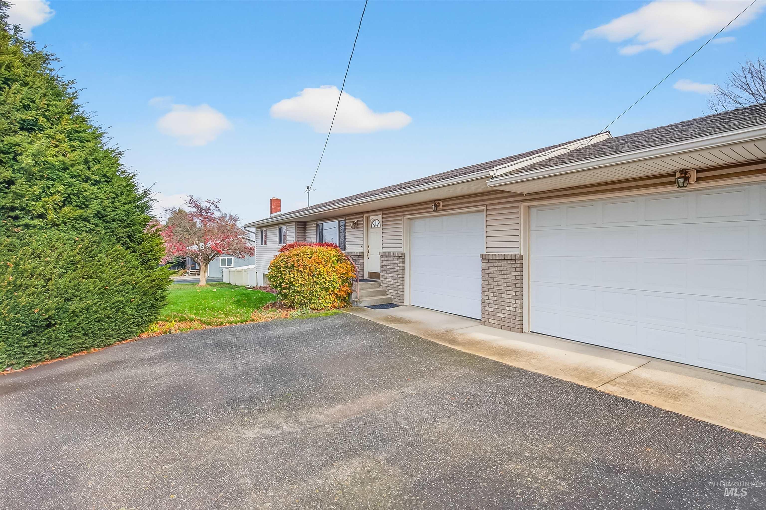 3619 16th Street, Lewiston, Idaho 83501, 4 Bedrooms, 2 Bathrooms, Residential For Sale, Price $405,000,MLS 98967456