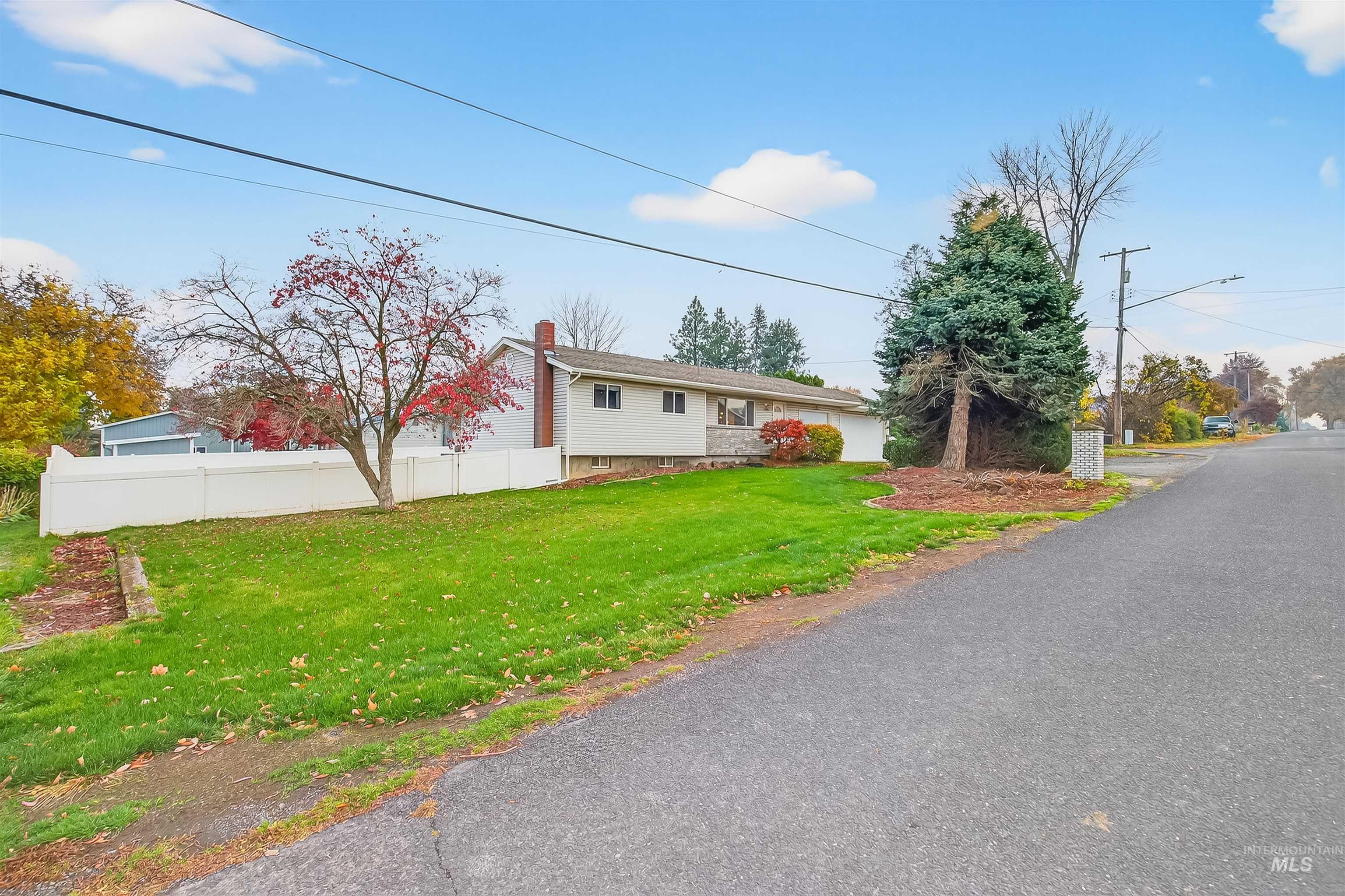 3619 16th Street, Lewiston, Idaho 83501, 4 Bedrooms, 2 Bathrooms, Residential For Sale, Price $405,000,MLS 98967456