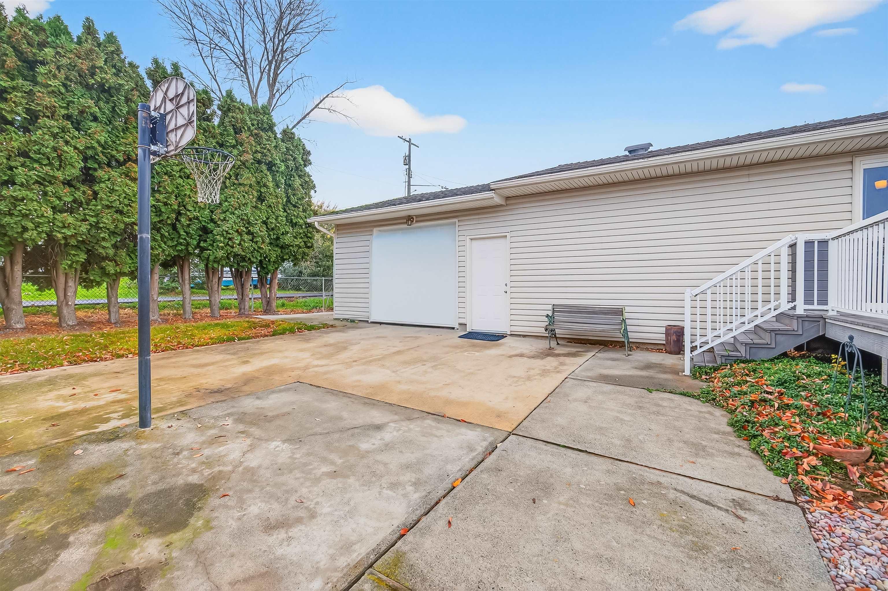 3619 16th Street, Lewiston, Idaho 83501, 4 Bedrooms, 2 Bathrooms, Residential For Sale, Price $405,000,MLS 98967456