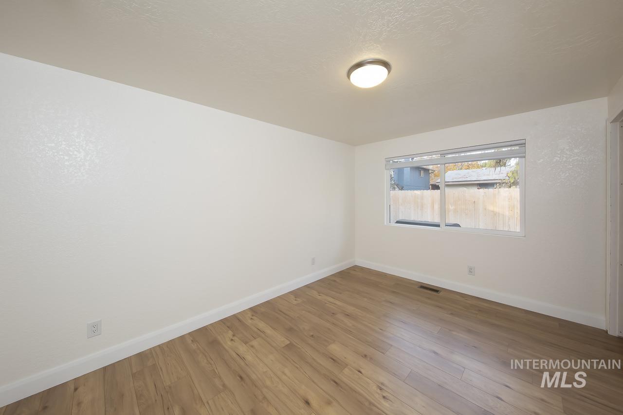 5101 N Sunderland, Boise, Idaho 83704, 5 Bedrooms, 3.5 Bathrooms, Residential For Sale, Price $650,000,MLS 98967459