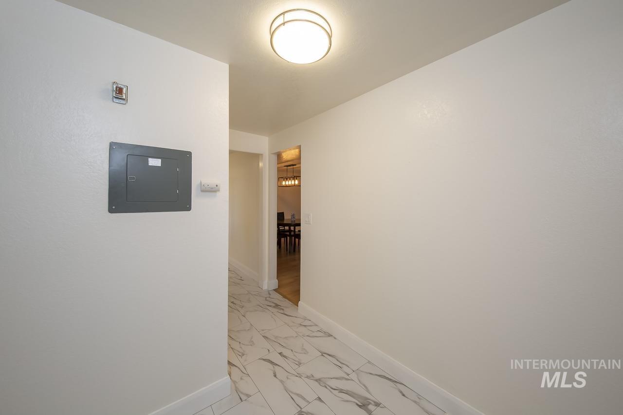 5101 N Sunderland, Boise, Idaho 83704, 5 Bedrooms, 3.5 Bathrooms, Residential For Sale, Price $650,000,MLS 98967459